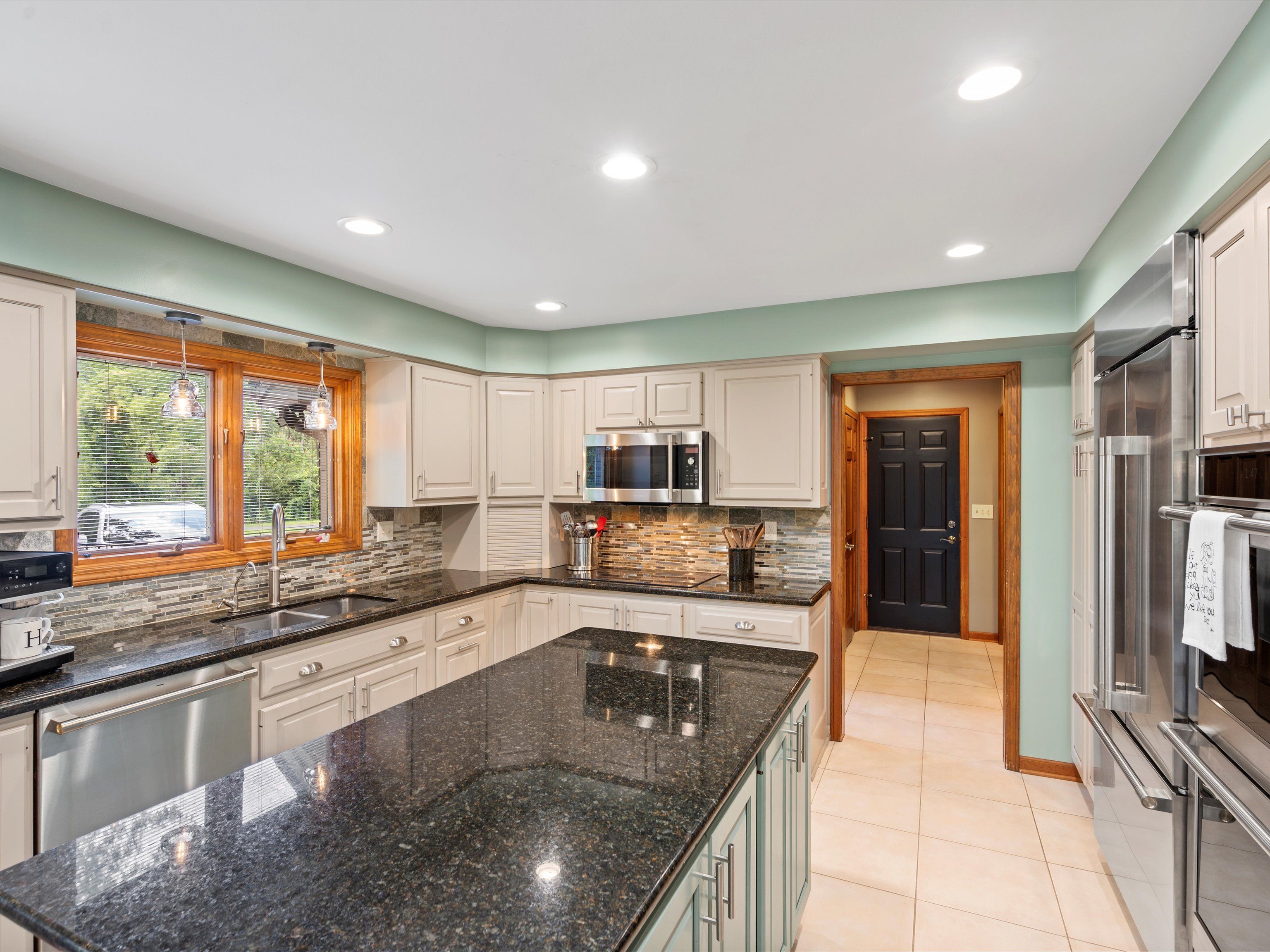 1071 WOODBRIDGE Lane