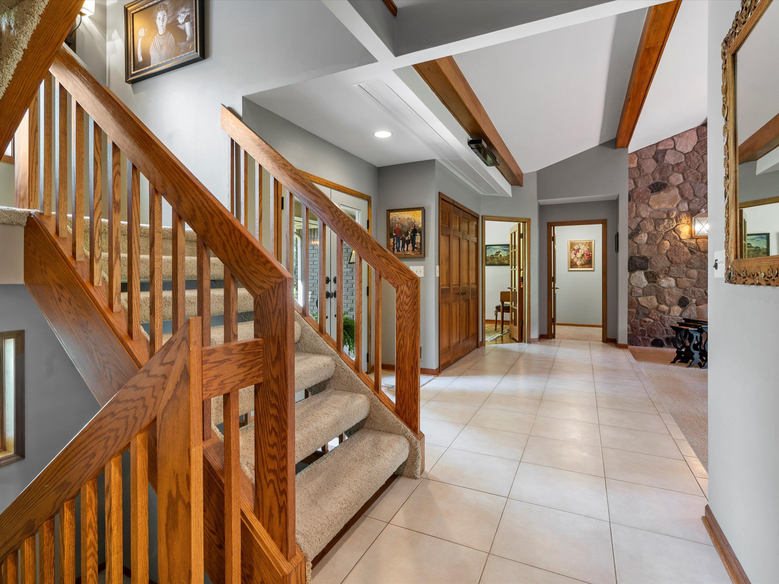 1071 WOODBRIDGE Lane