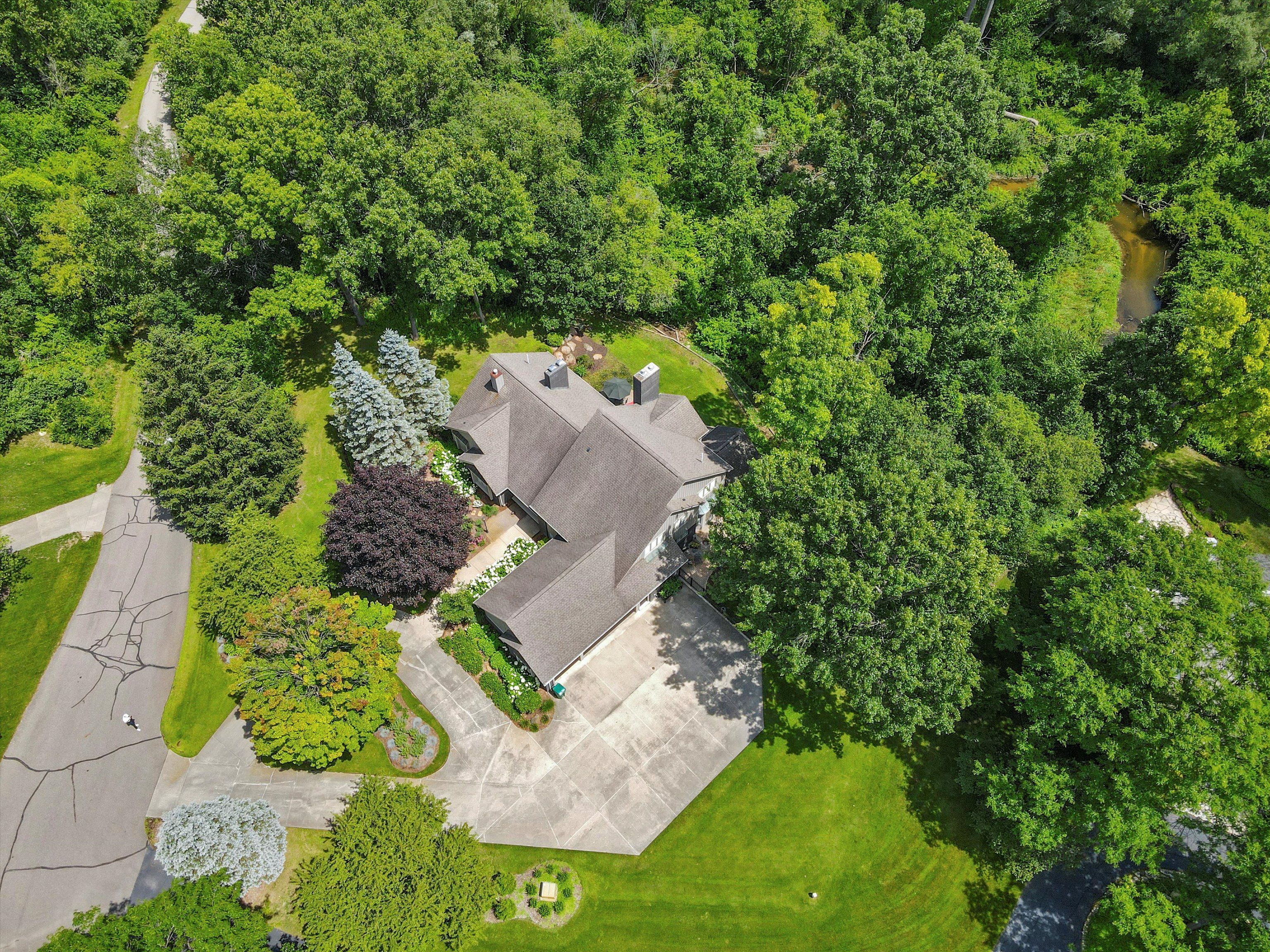 1071 WOODBRIDGE Lane