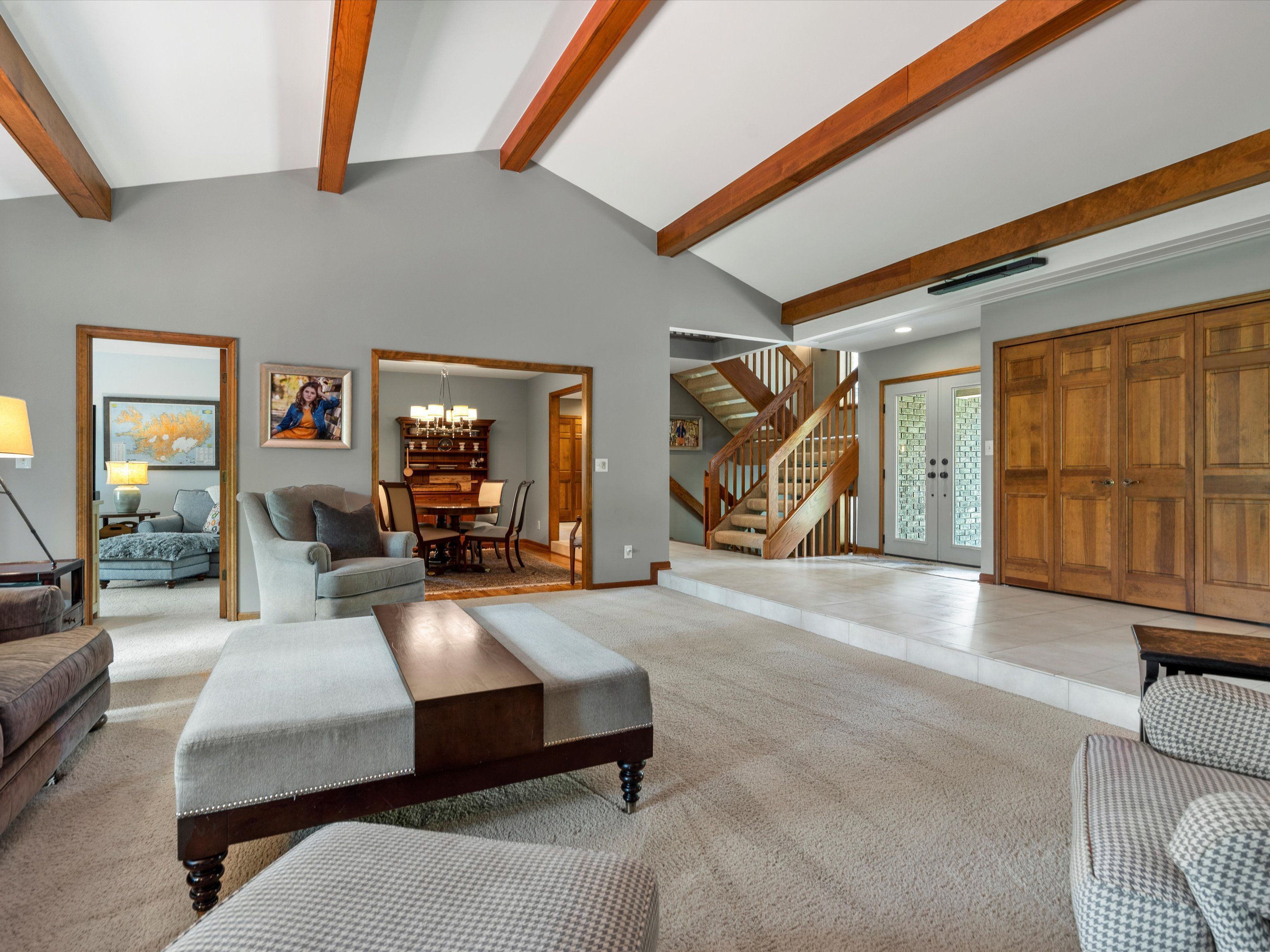 1071 WOODBRIDGE Lane