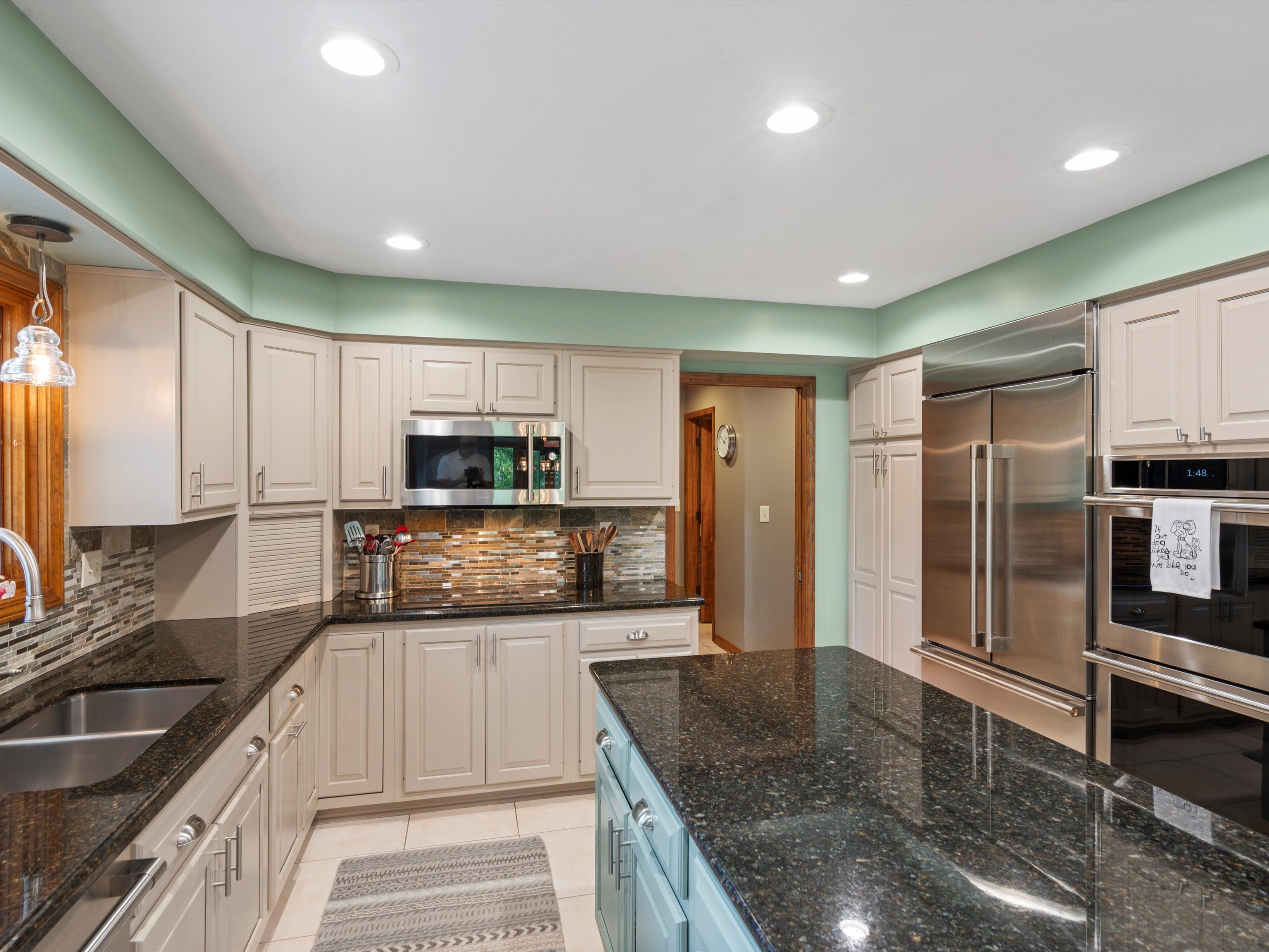 1071 WOODBRIDGE Lane