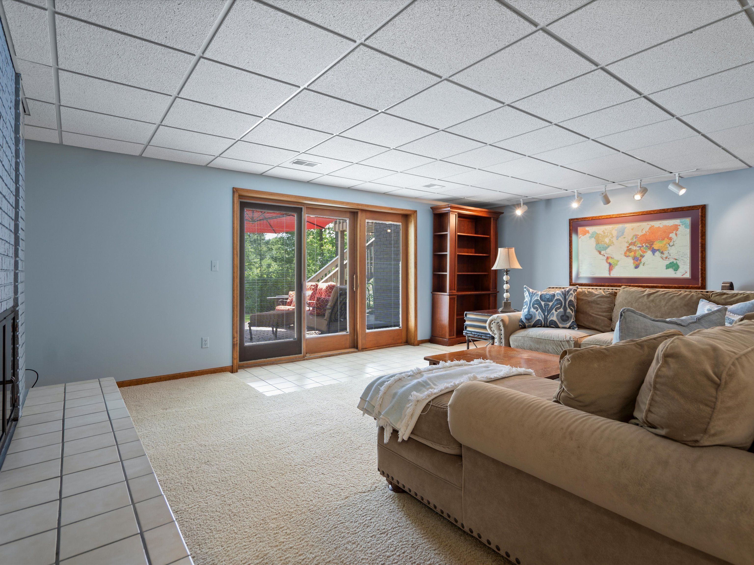 1071 WOODBRIDGE Lane