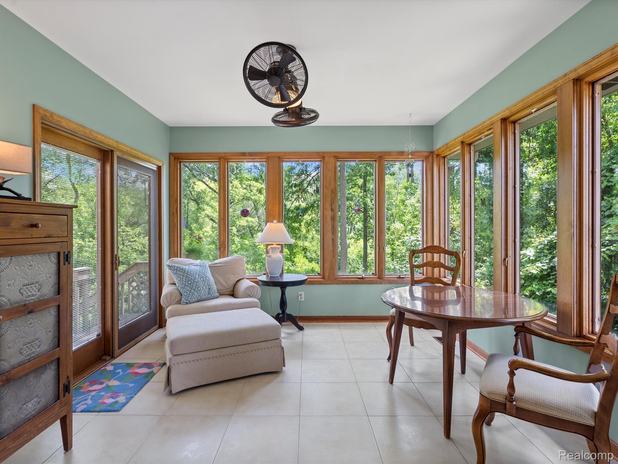 1071 WOODBRIDGE Lane