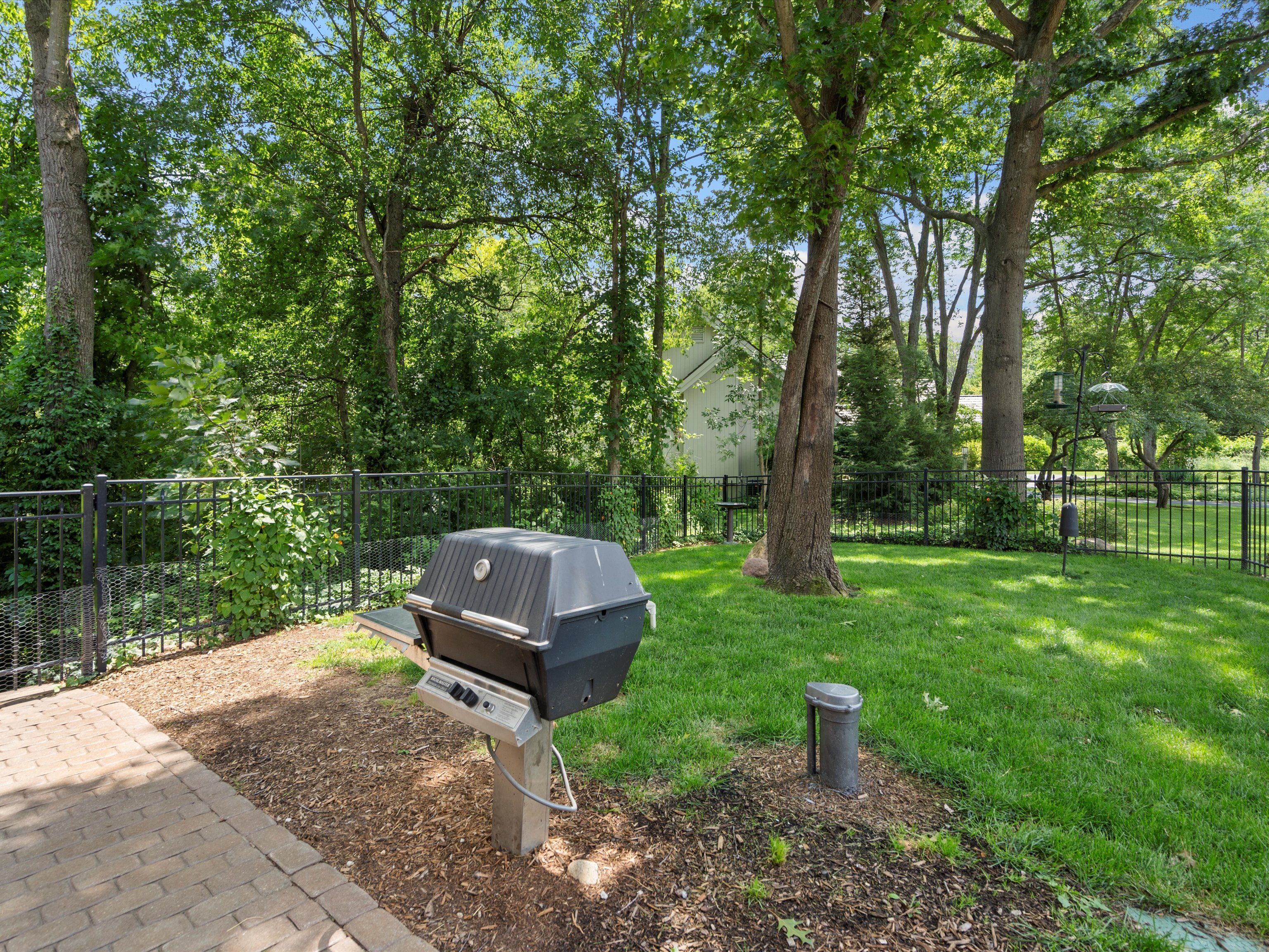 1071 WOODBRIDGE Lane