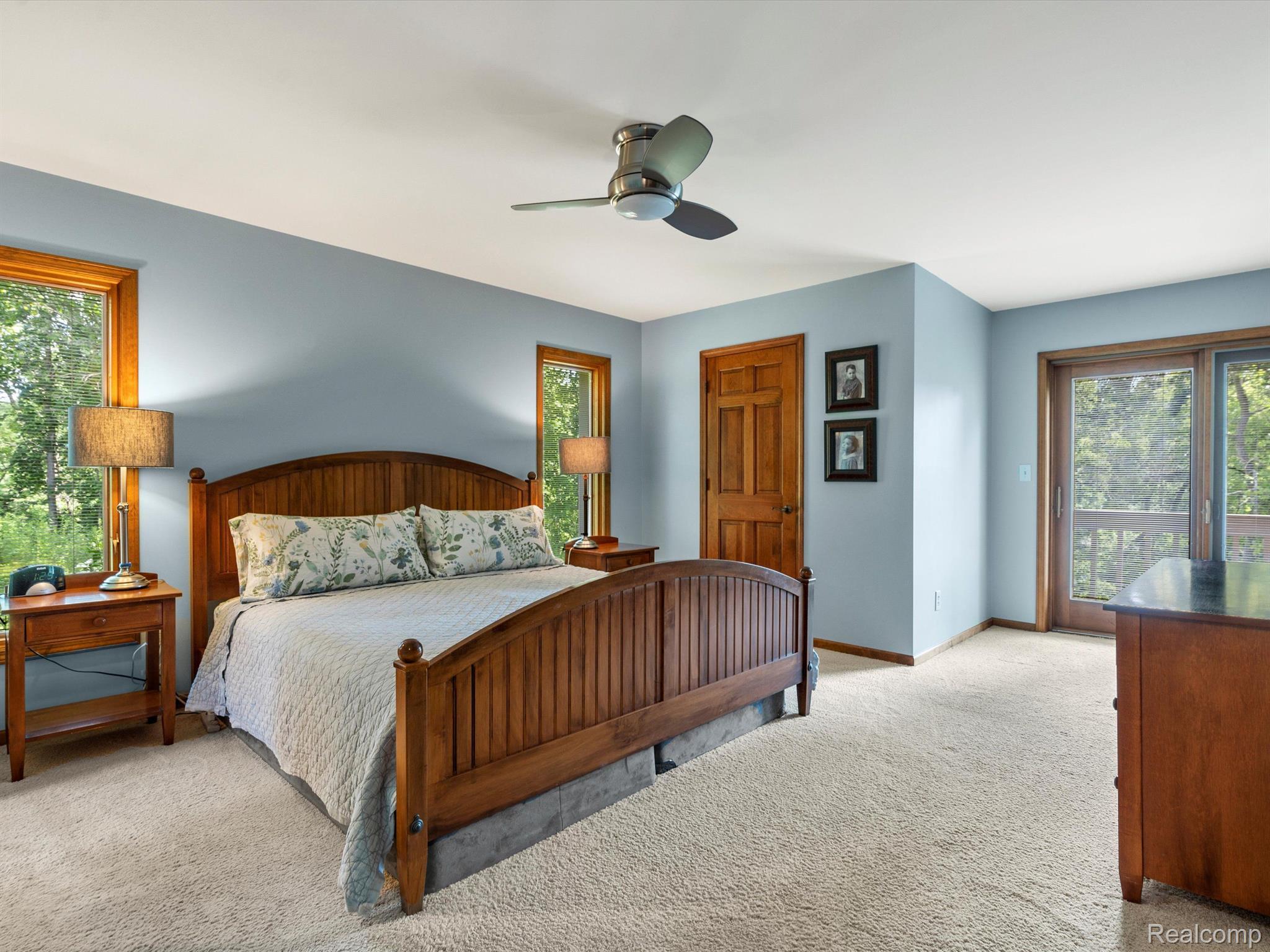 1071 WOODBRIDGE Lane