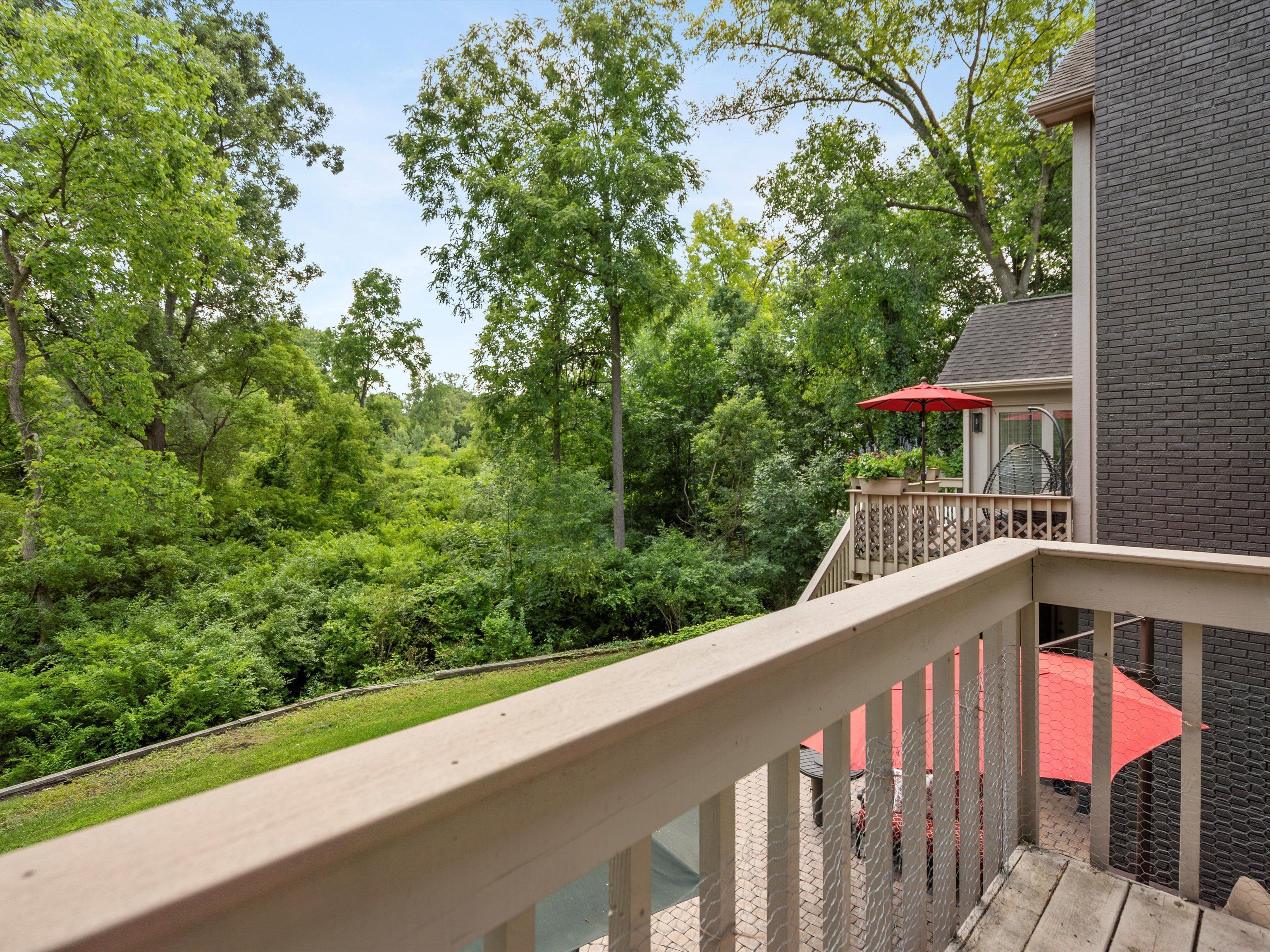 1071 WOODBRIDGE Lane