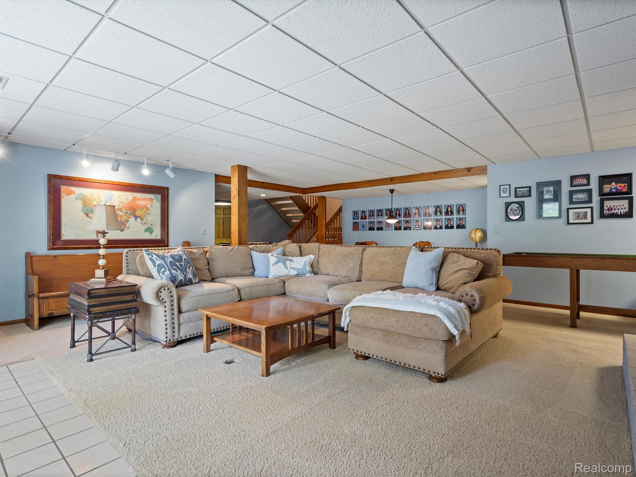 1071 WOODBRIDGE Lane