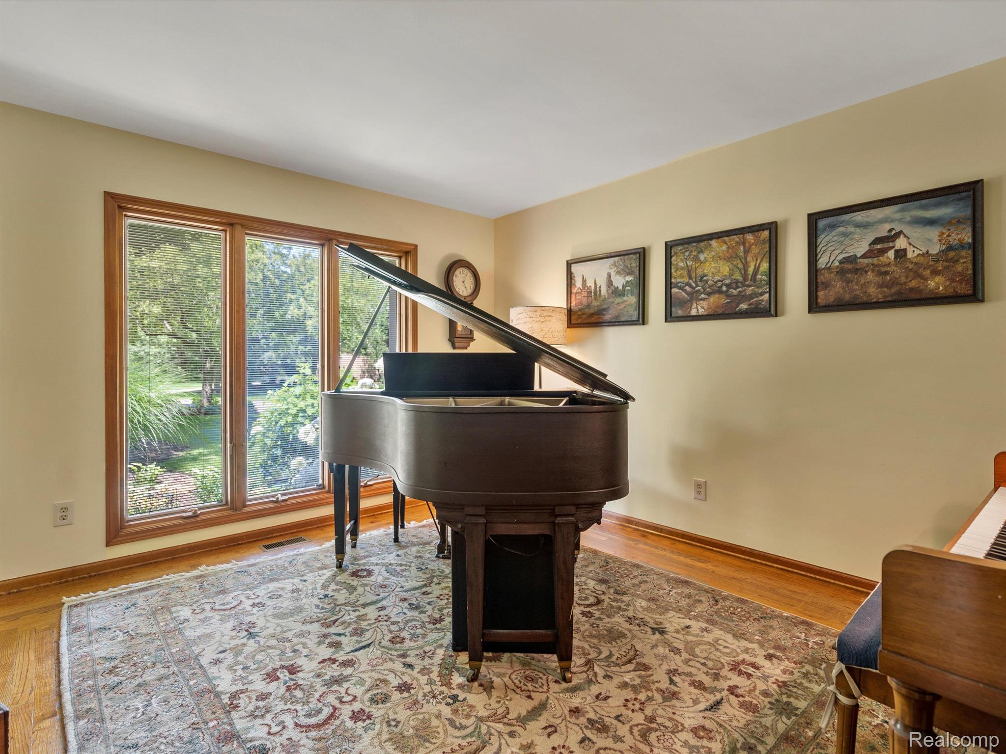 1071 WOODBRIDGE Lane