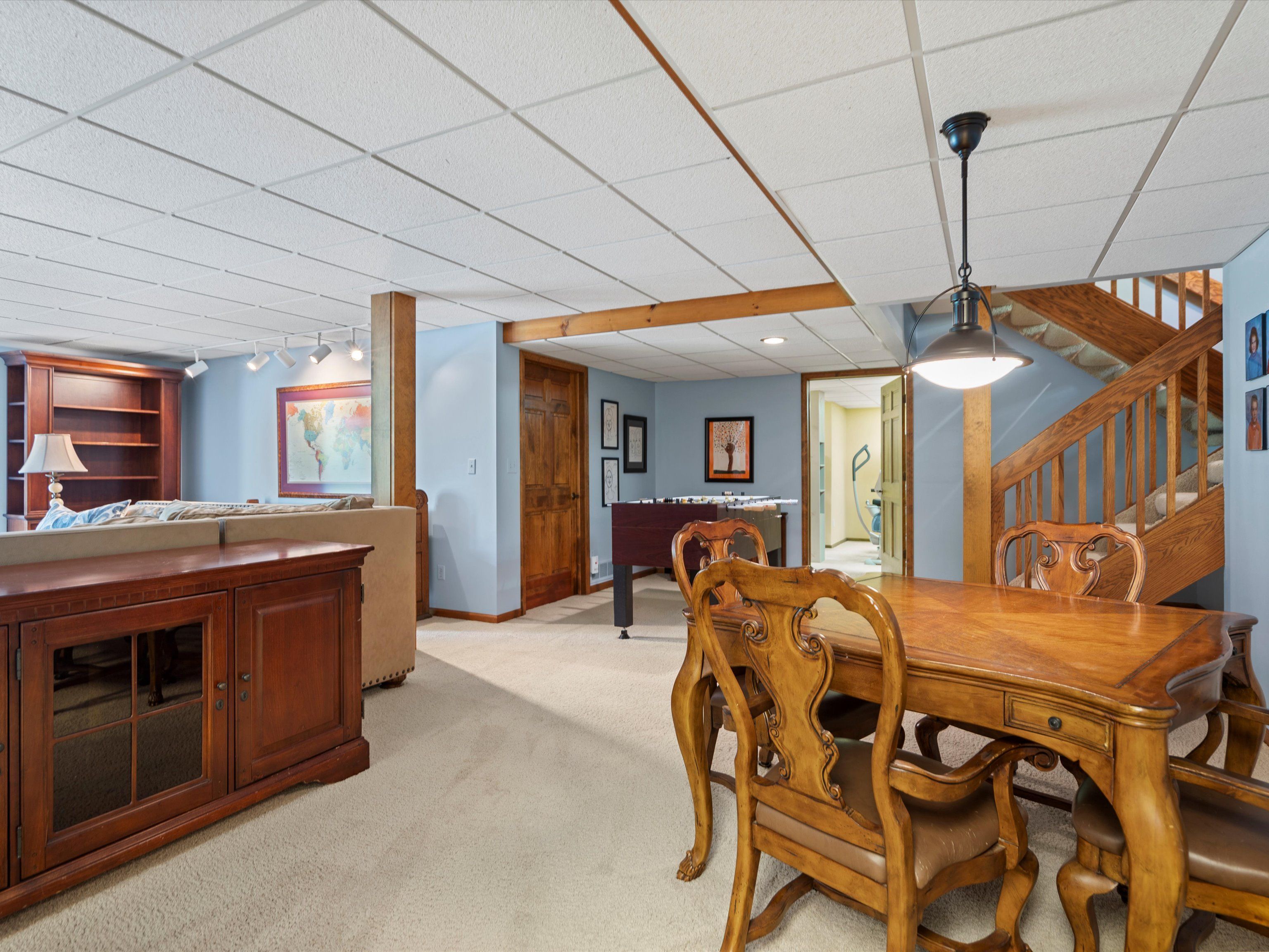 1071 WOODBRIDGE Lane