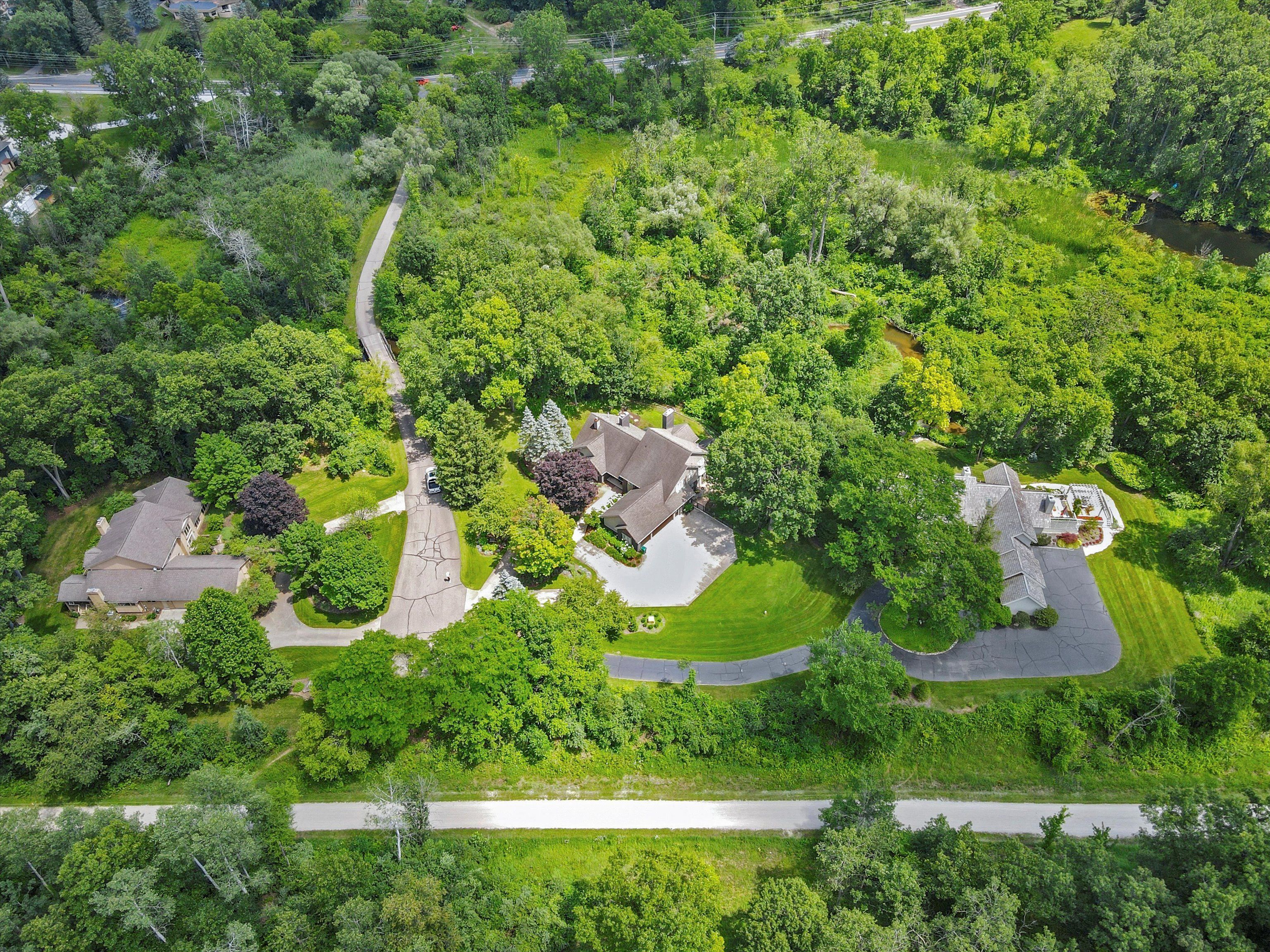 1071 WOODBRIDGE Lane