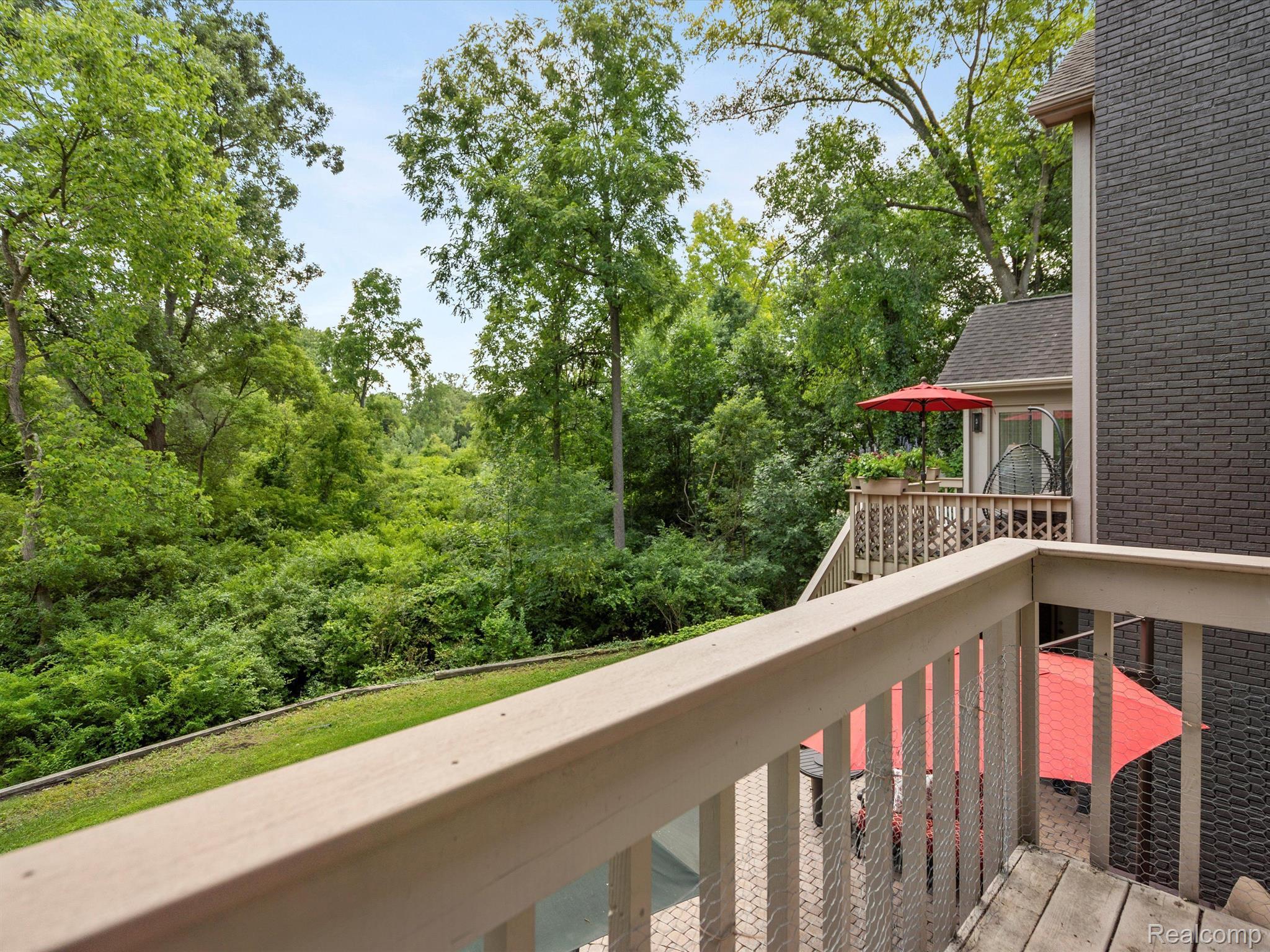 1071 WOODBRIDGE Lane