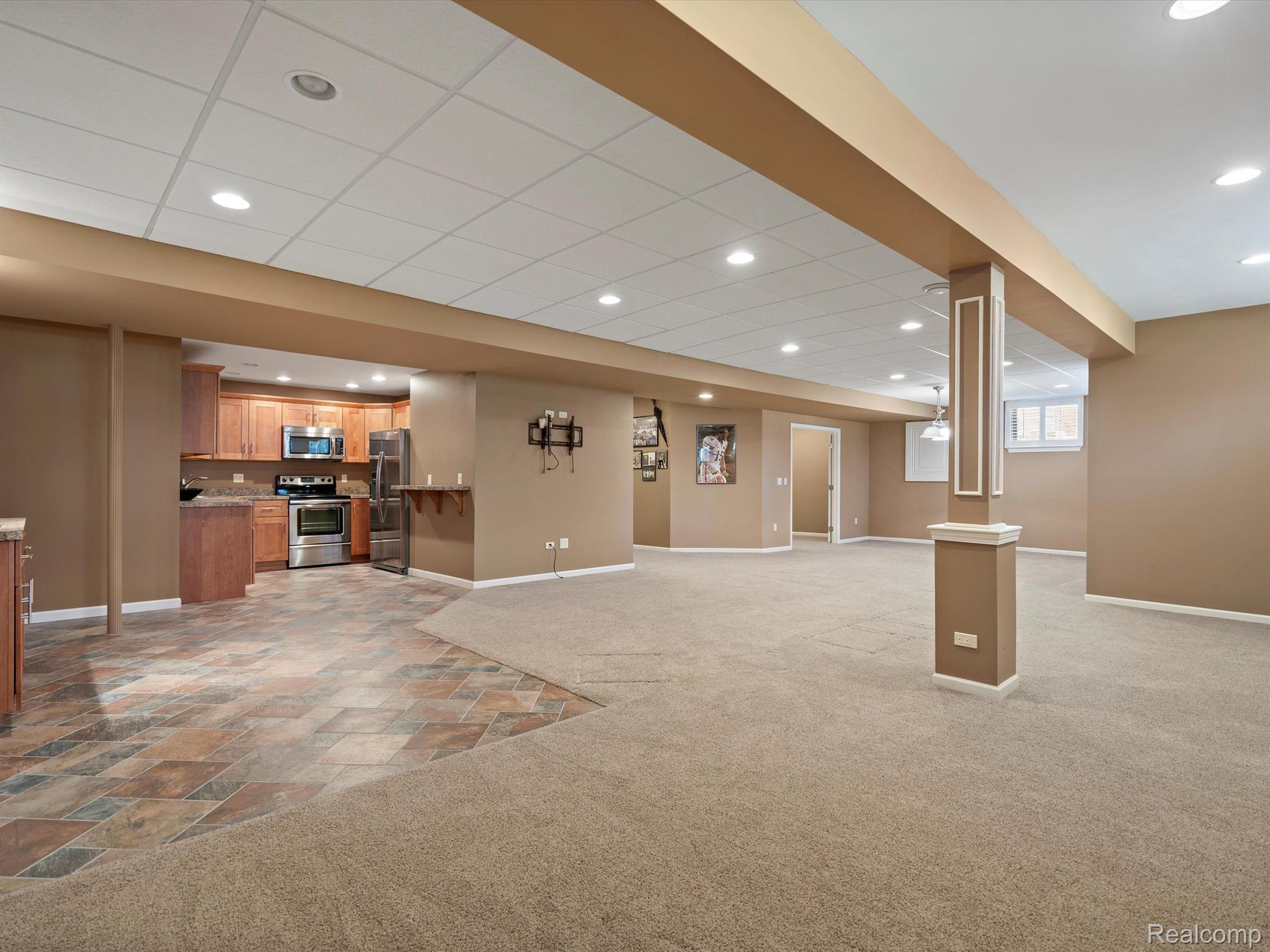 3891 WHITE TAIL Drive