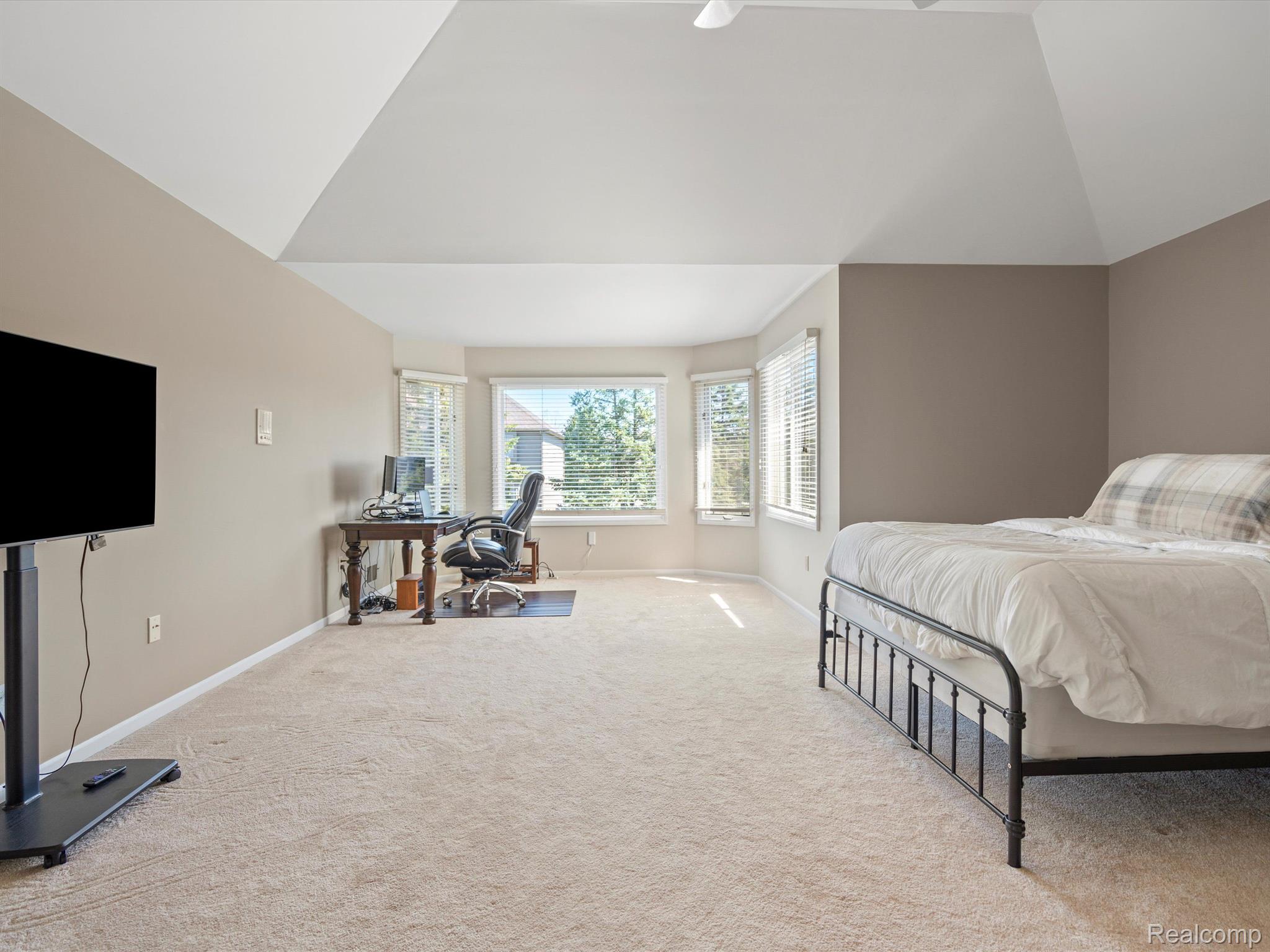 3891 WHITE TAIL Drive