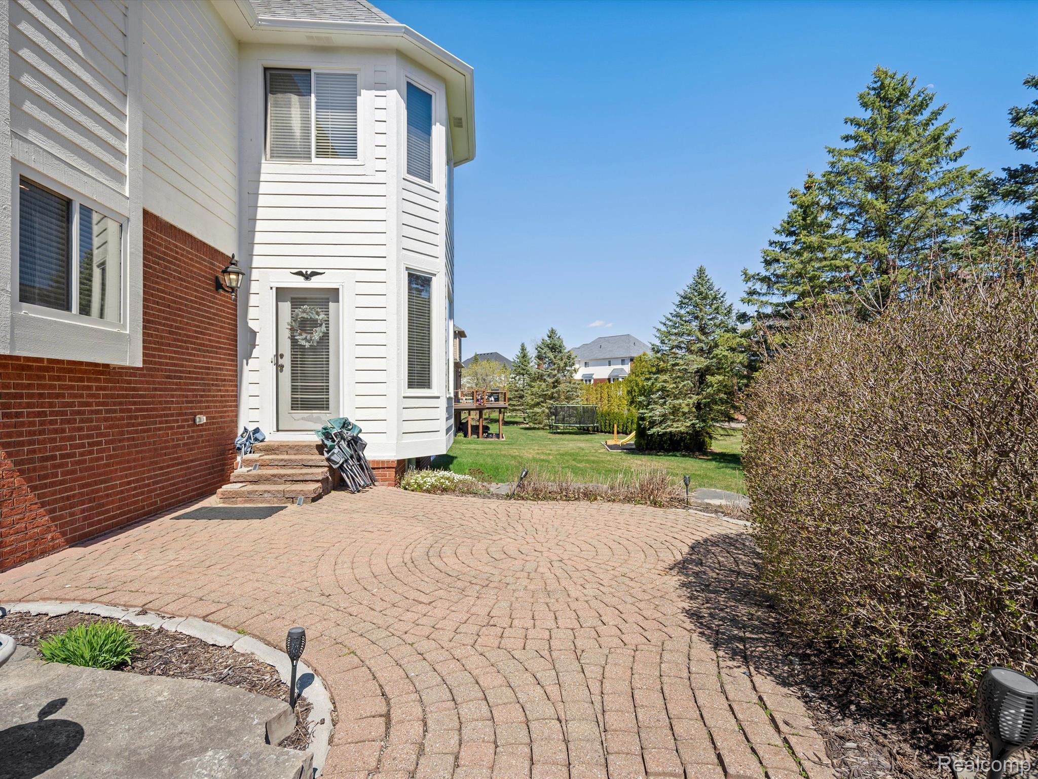 3891 WHITE TAIL Drive