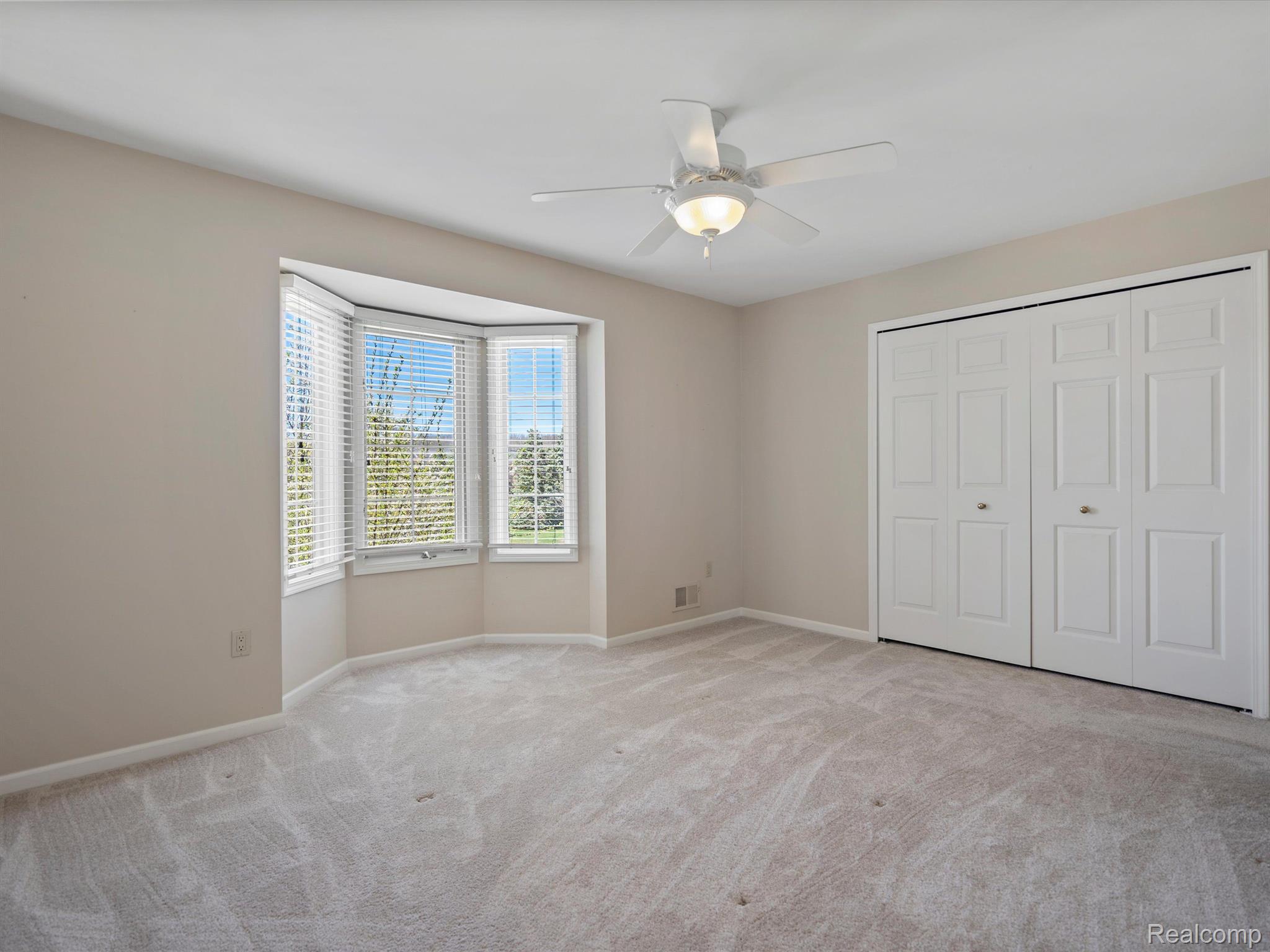 3891 WHITE TAIL Drive