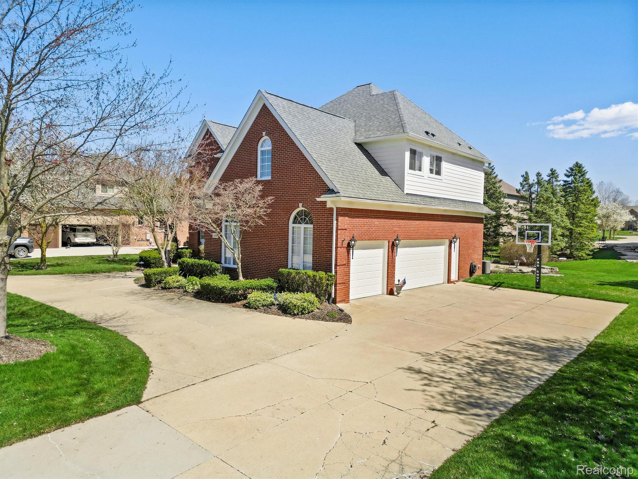 3891 WHITE TAIL Drive