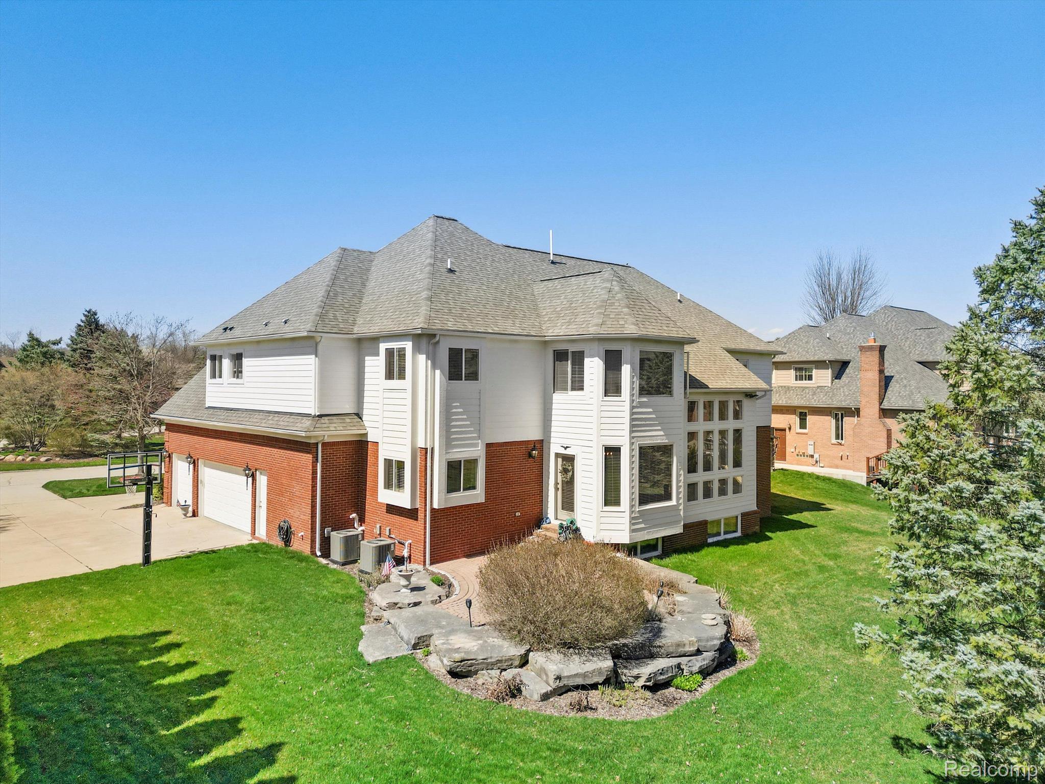 3891 WHITE TAIL Drive