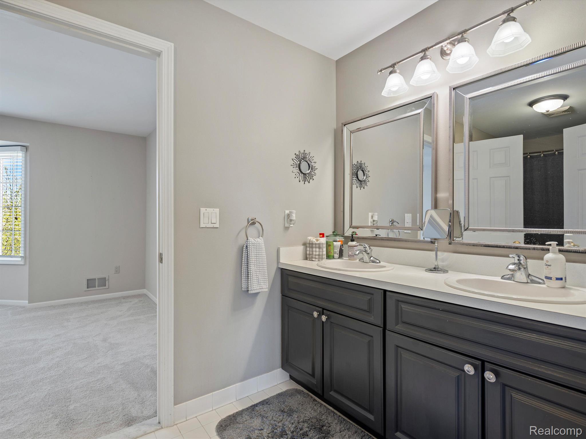 3891 WHITE TAIL Drive
