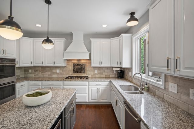 3322 ROYAL BERKSHIRE Lane