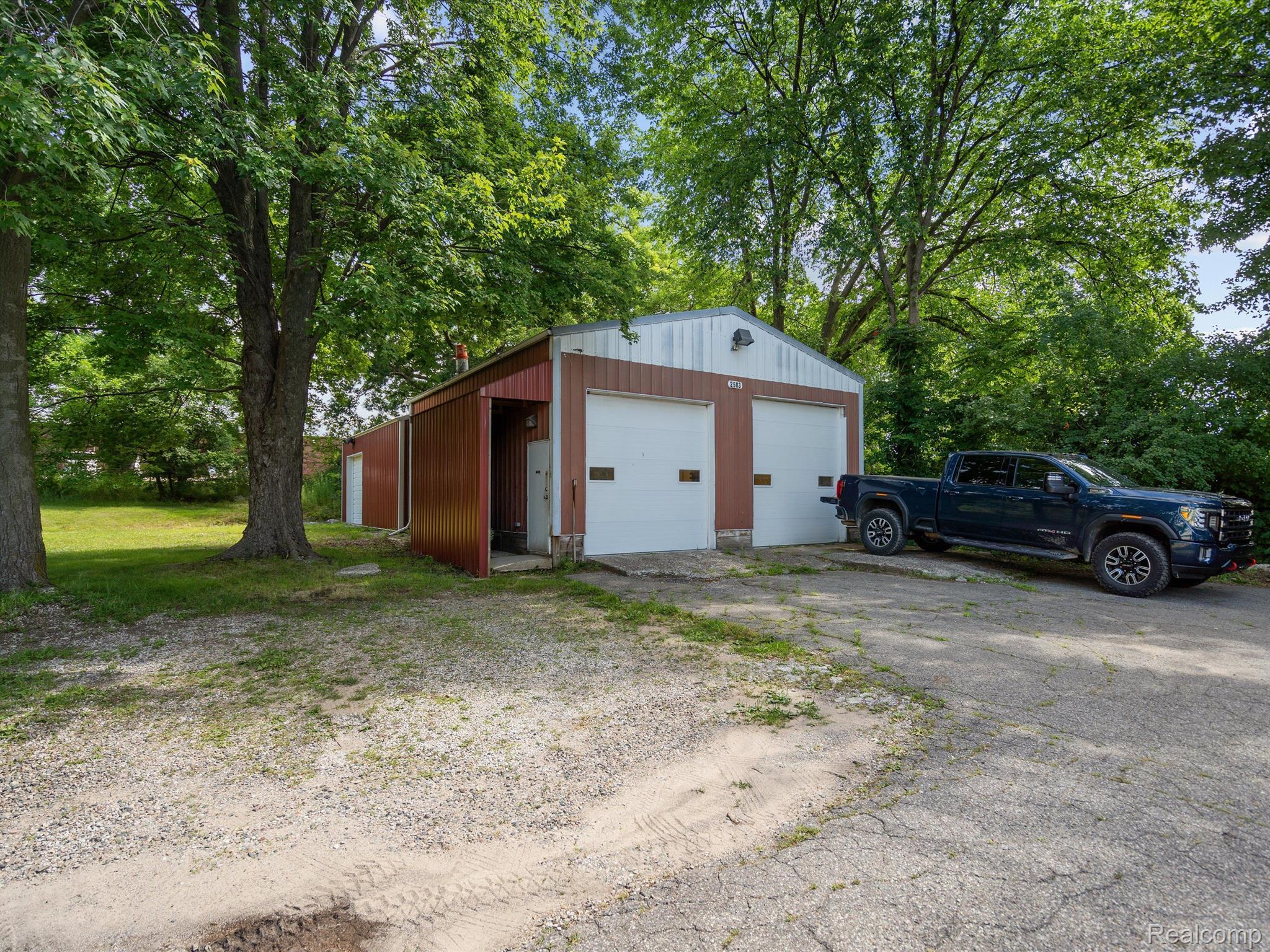 2581 AUBURN Road