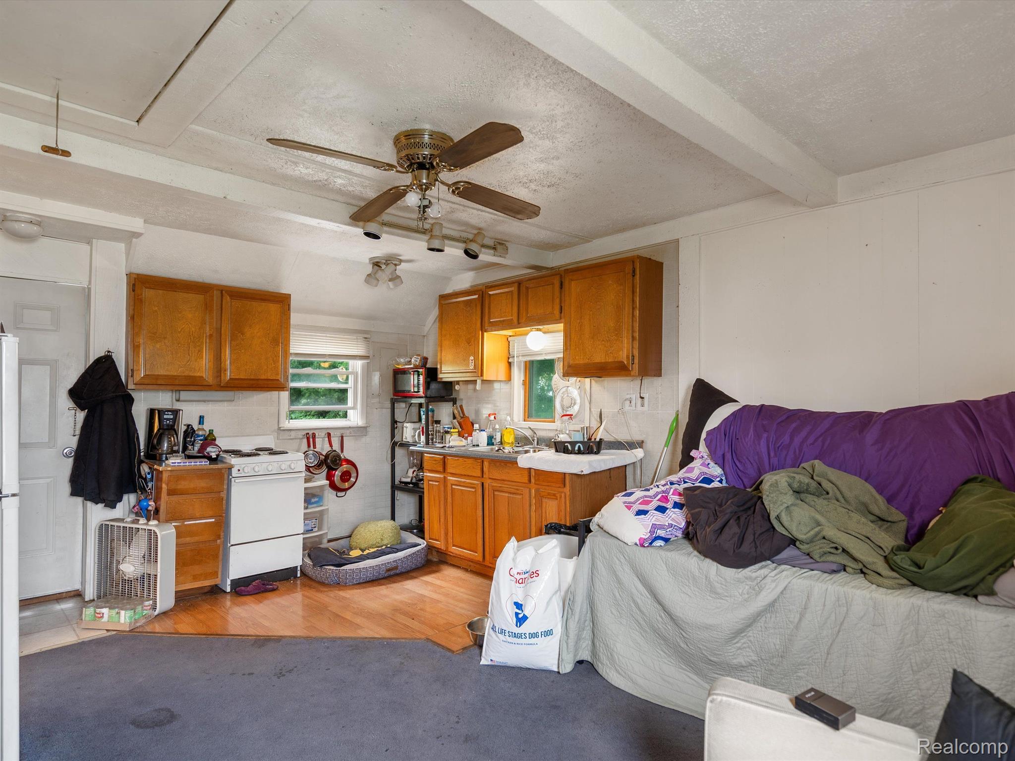 2581 AUBURN Road