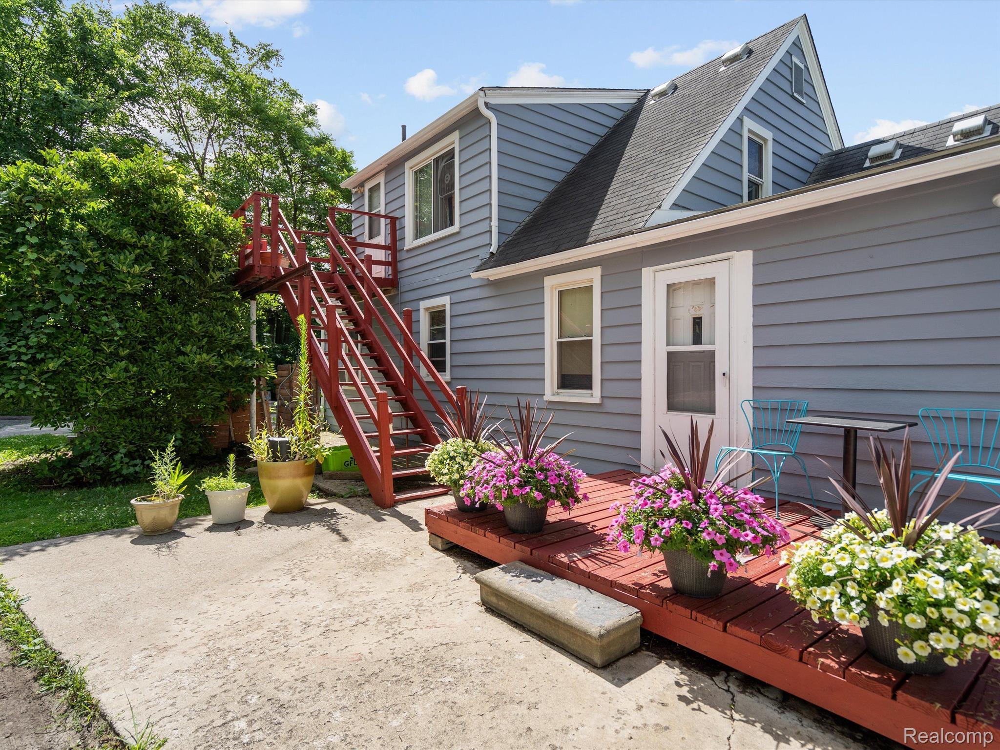 2581 AUBURN Road