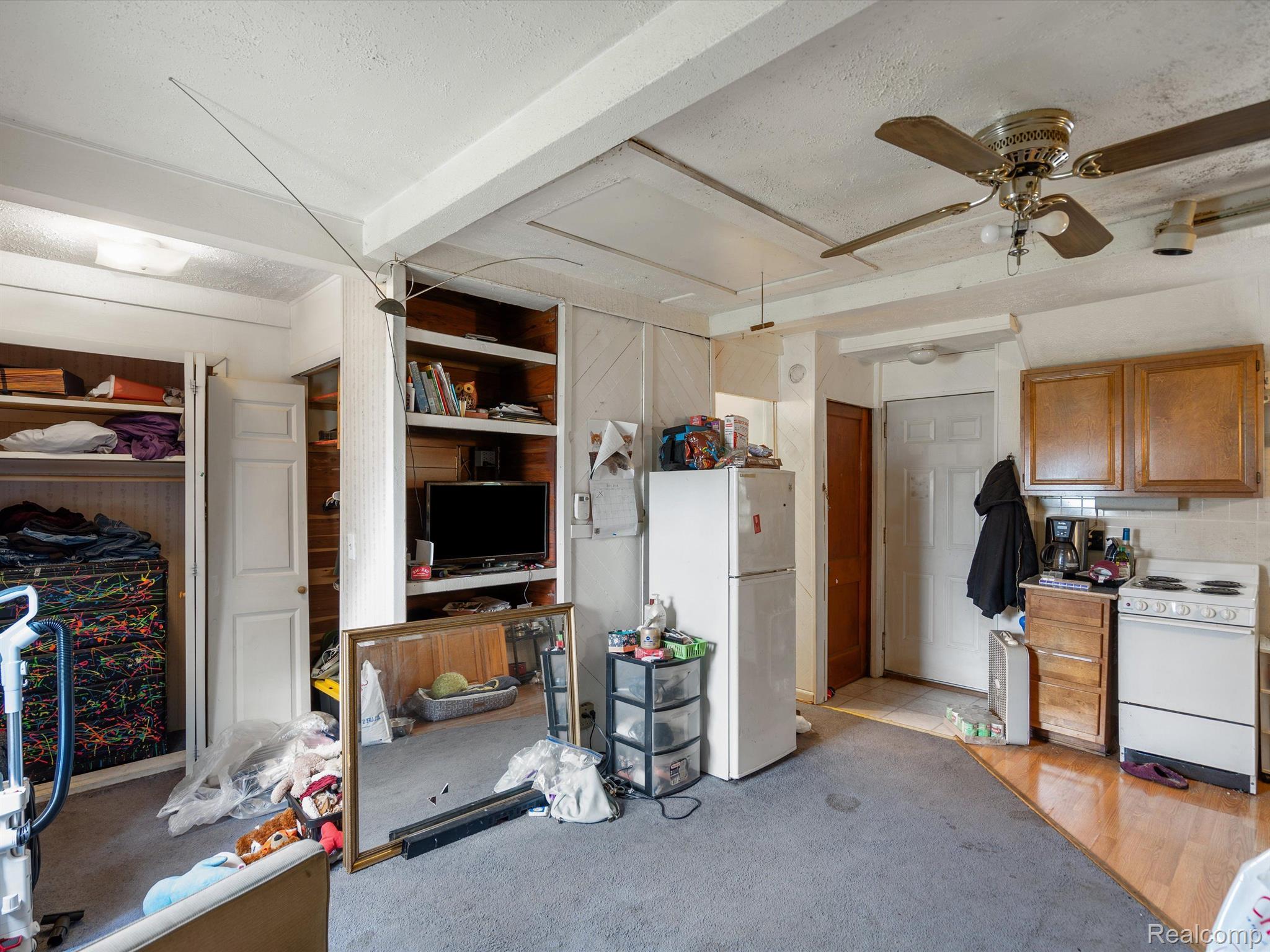 2581 AUBURN Road
