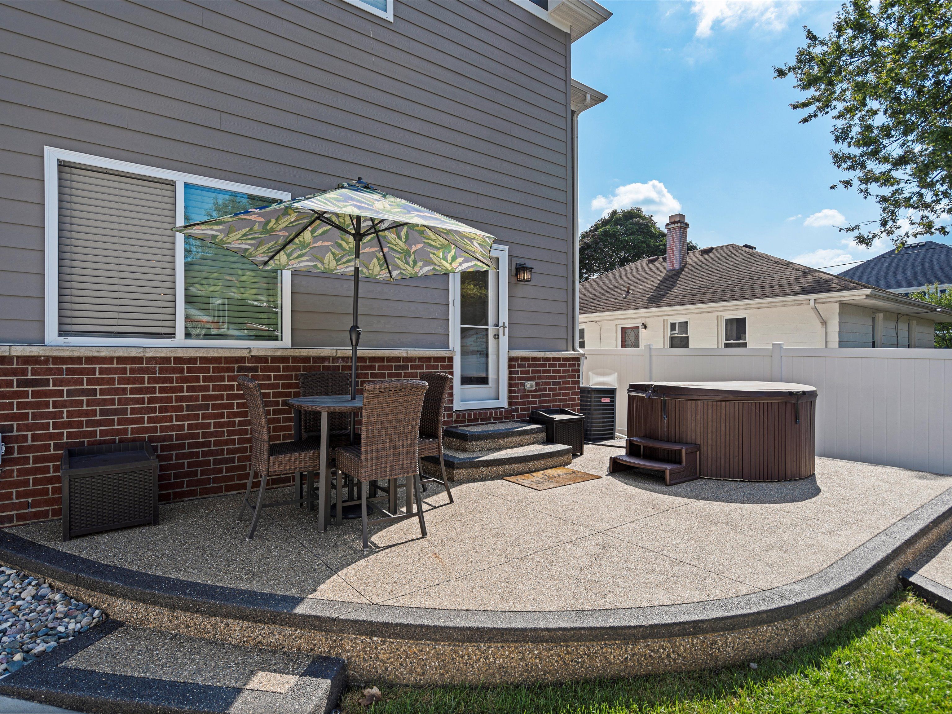 833 MILLER Avenue