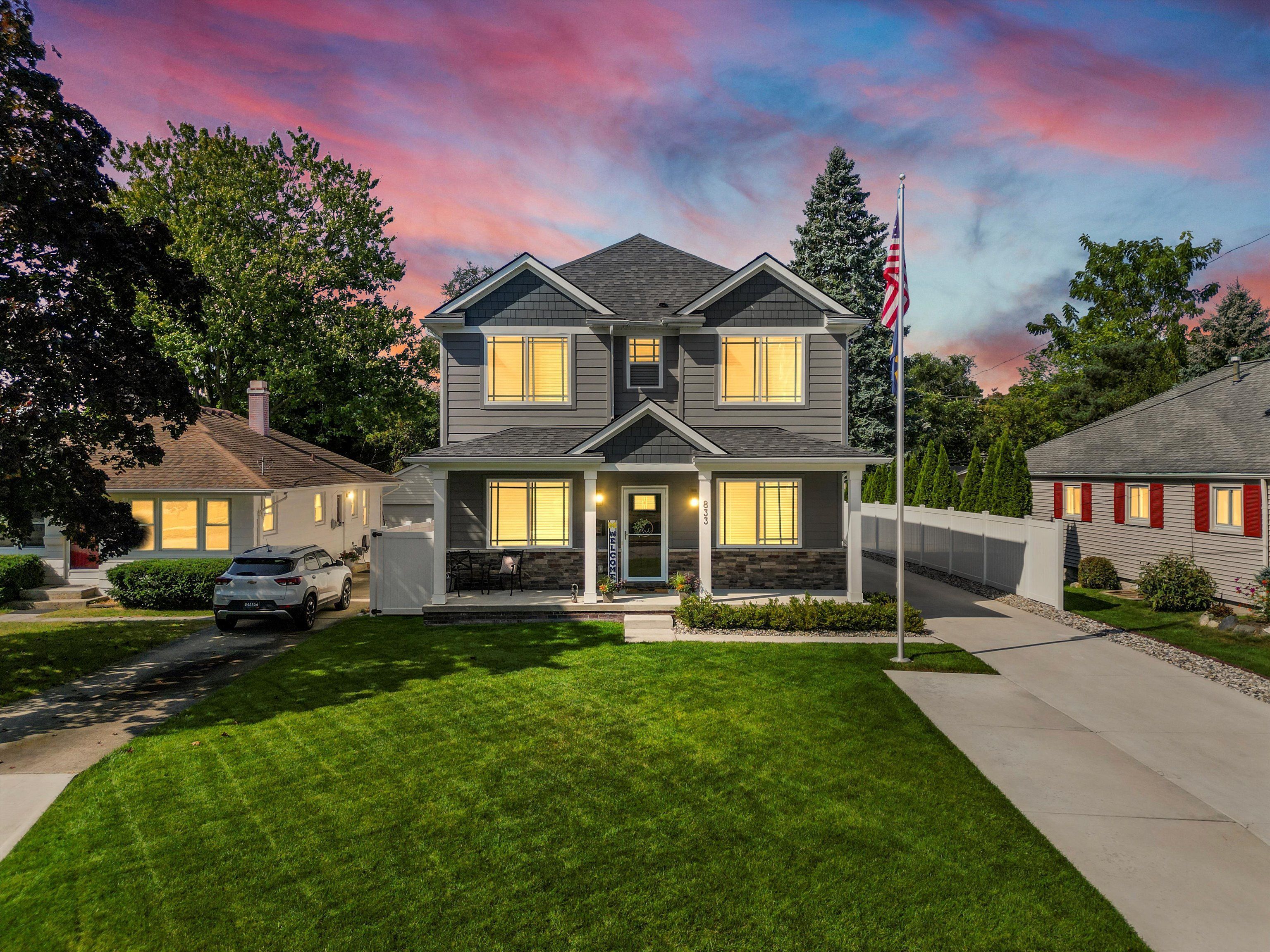833 MILLER Avenue