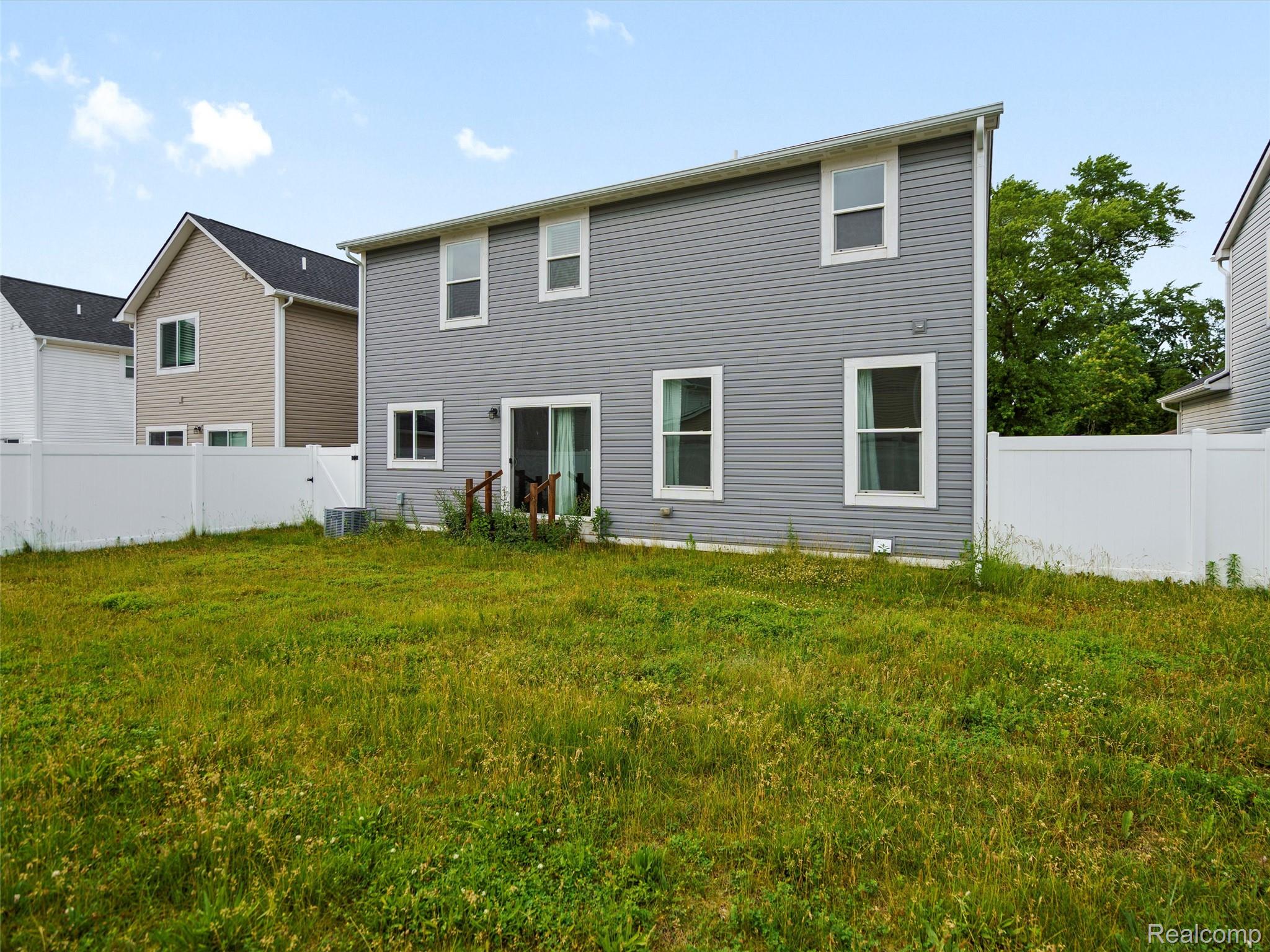 399 W DALLAS Avenue