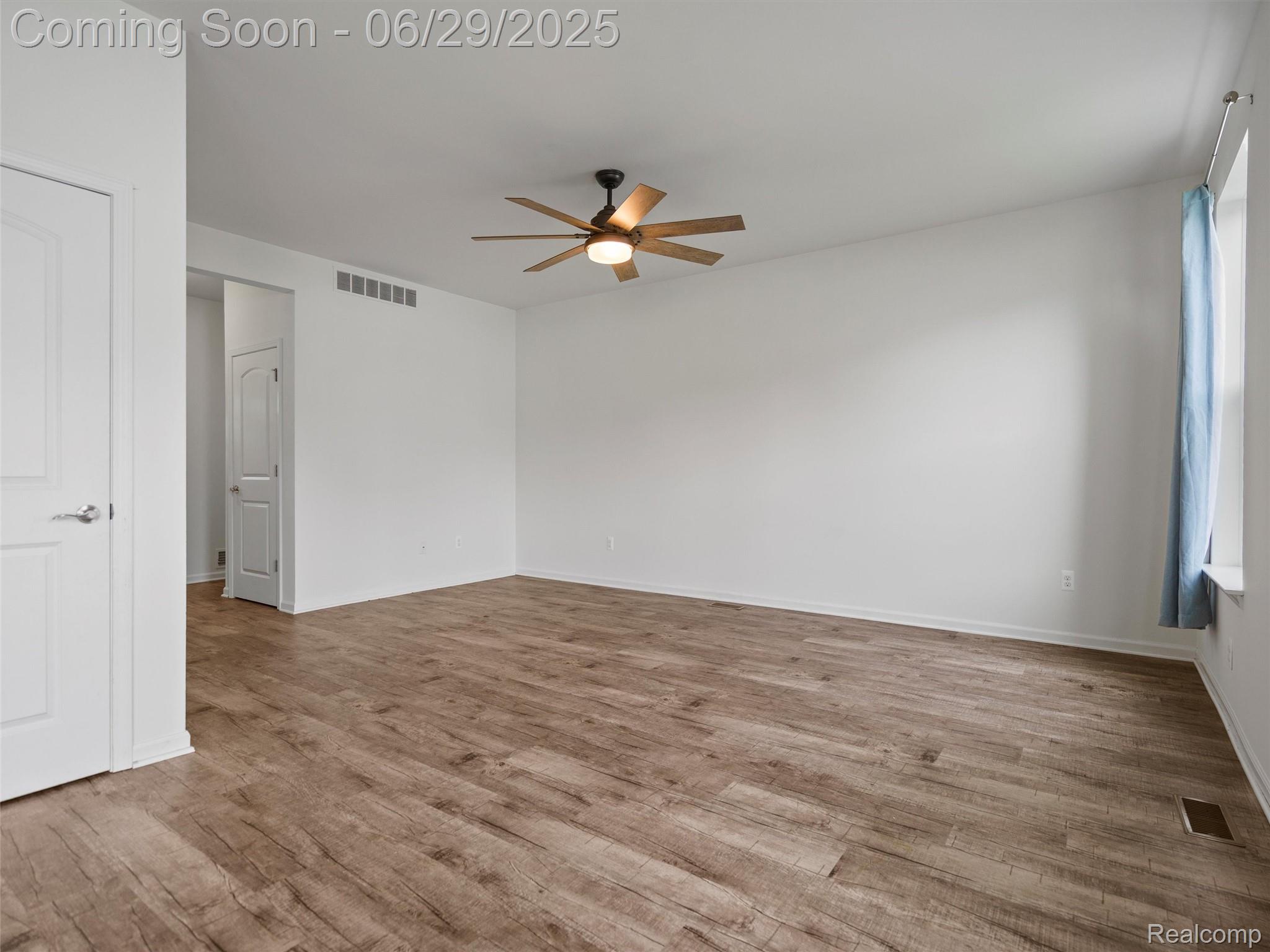 399 W DALLAS Avenue
