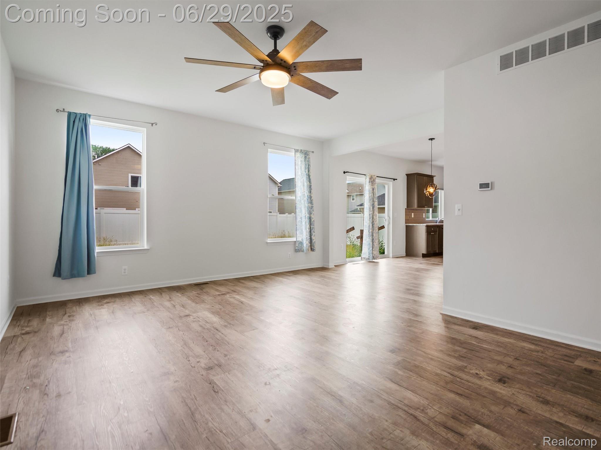 399 W DALLAS Avenue
