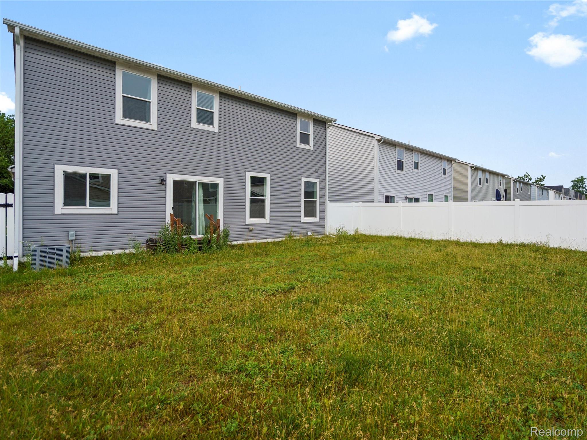399 W DALLAS Avenue