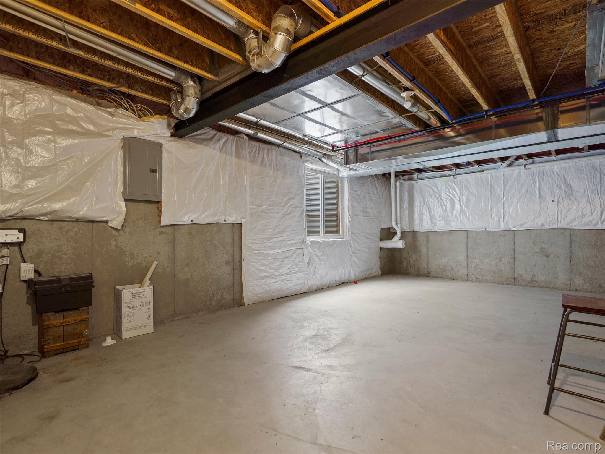 399 W DALLAS Avenue