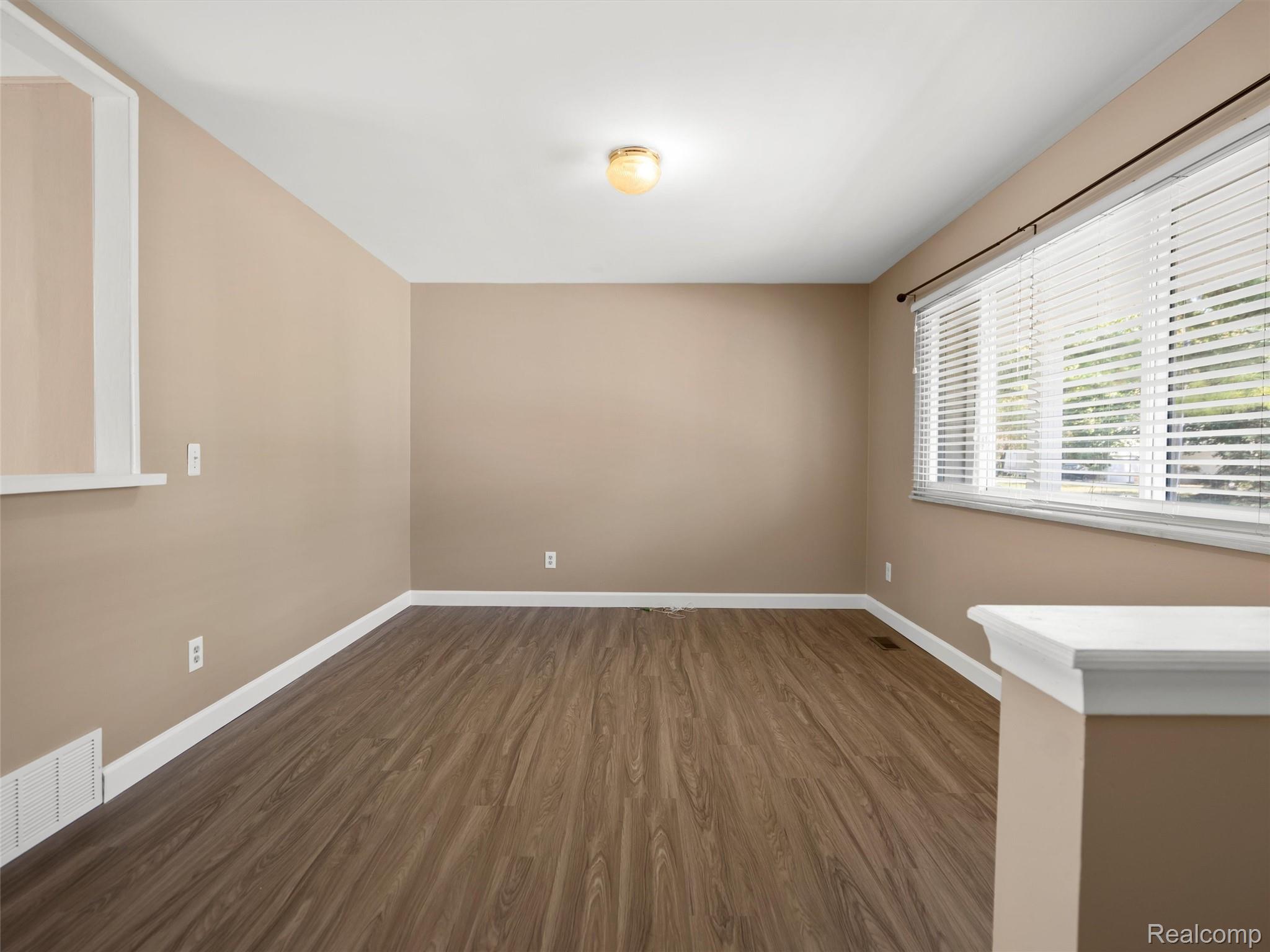 970 Golfview Drive
