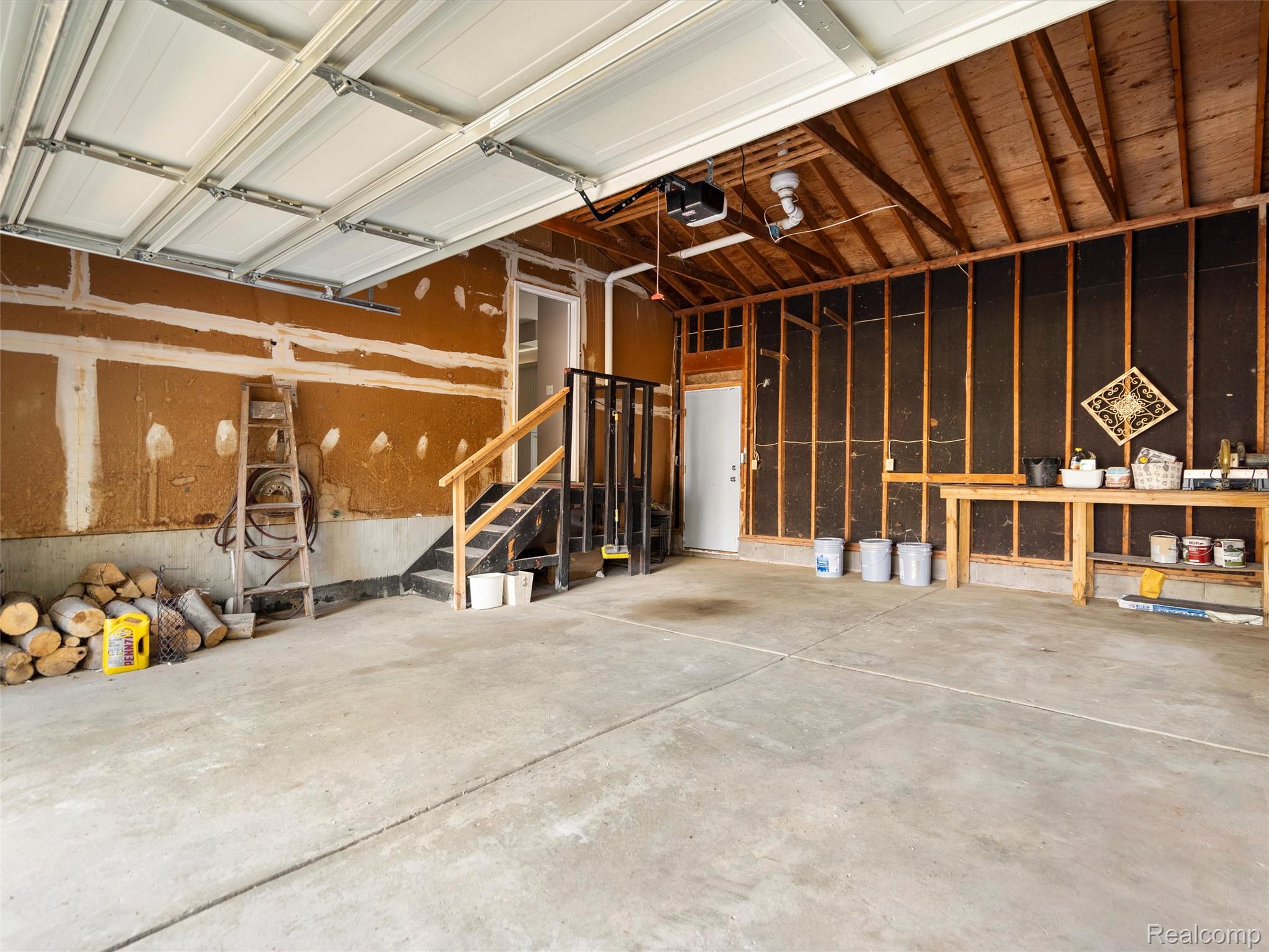 970 Golfview Drive