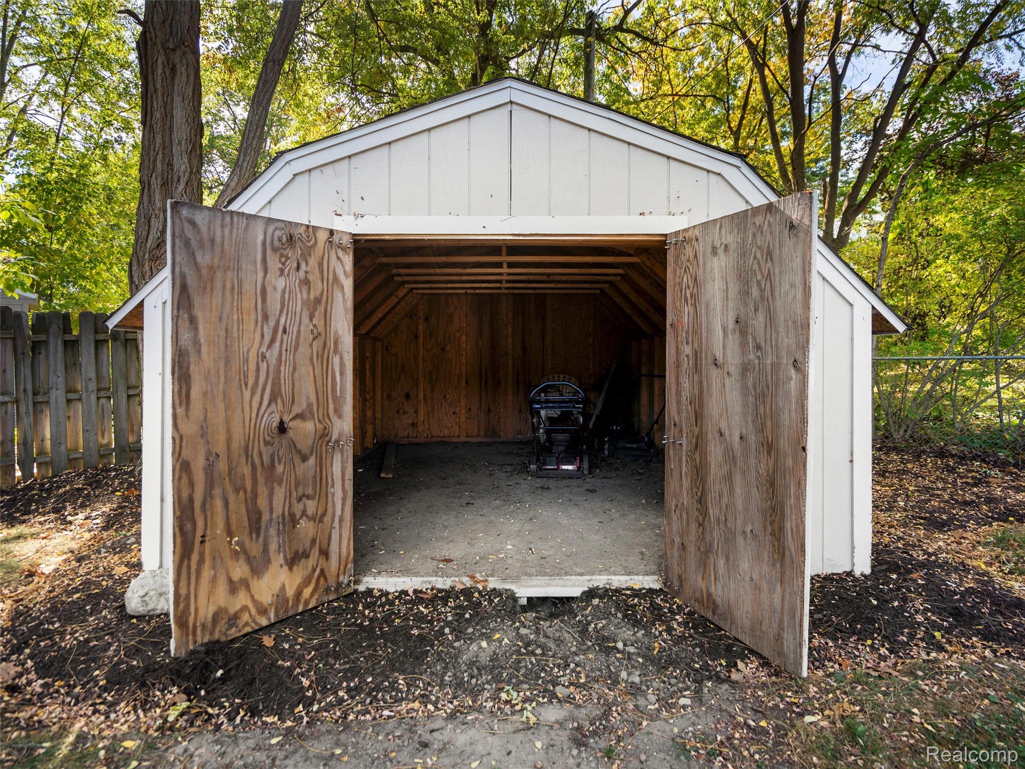 970 Golfview Drive