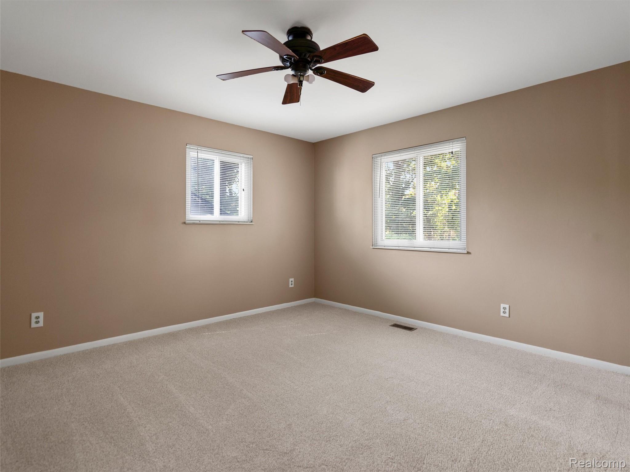970 Golfview Drive
