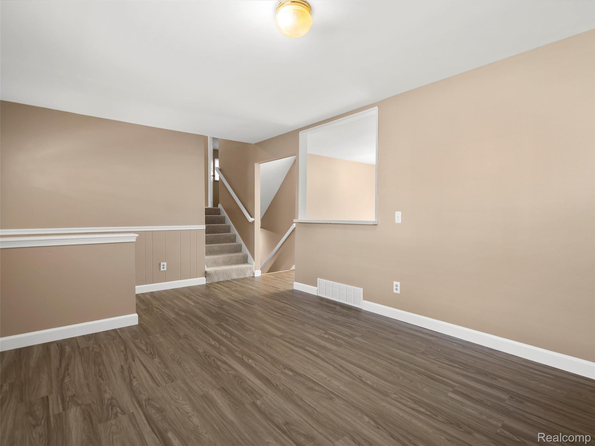 970 Golfview Drive