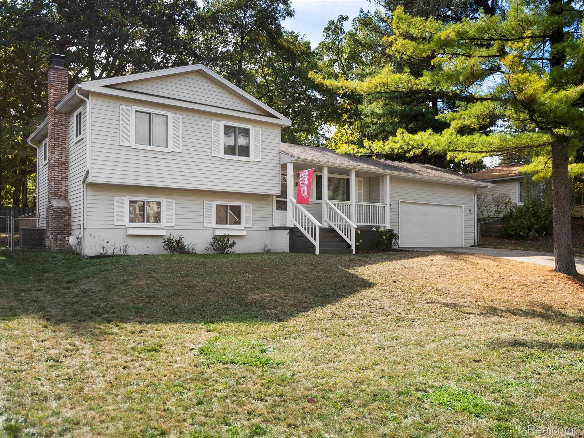 970 Golfview Drive