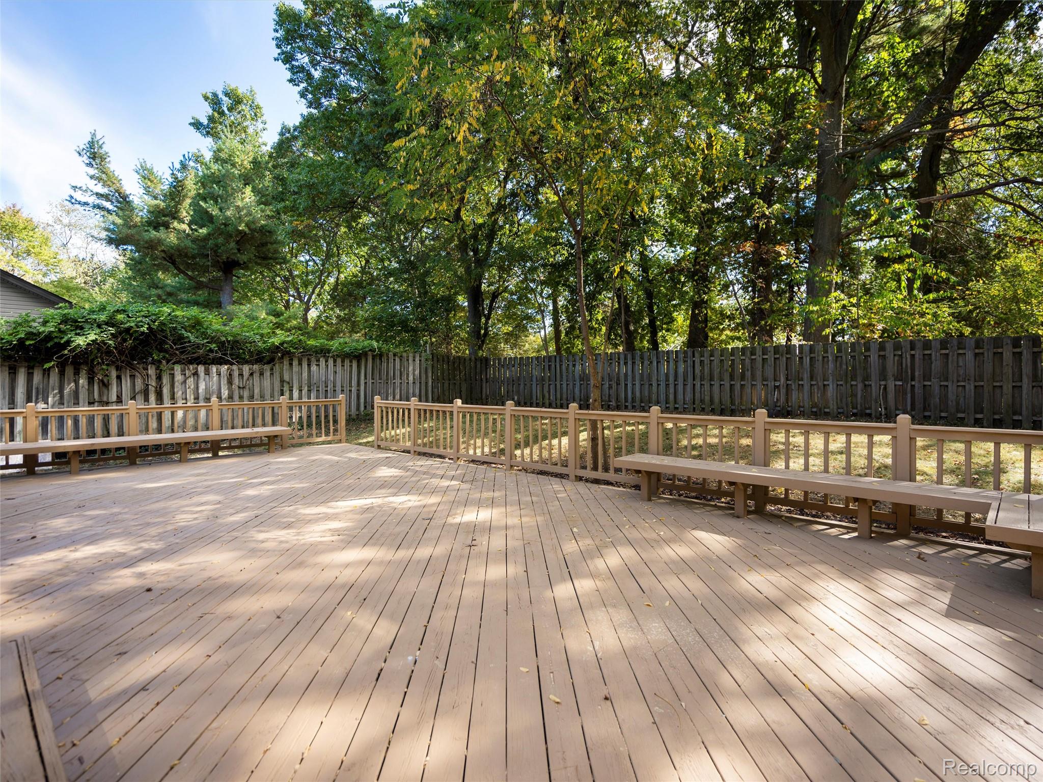 970 Golfview Drive