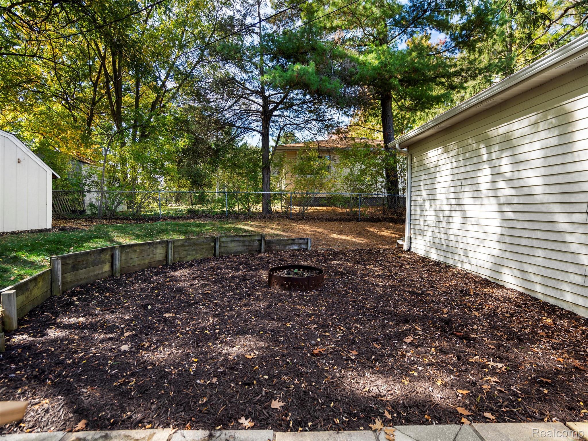 970 Golfview Drive