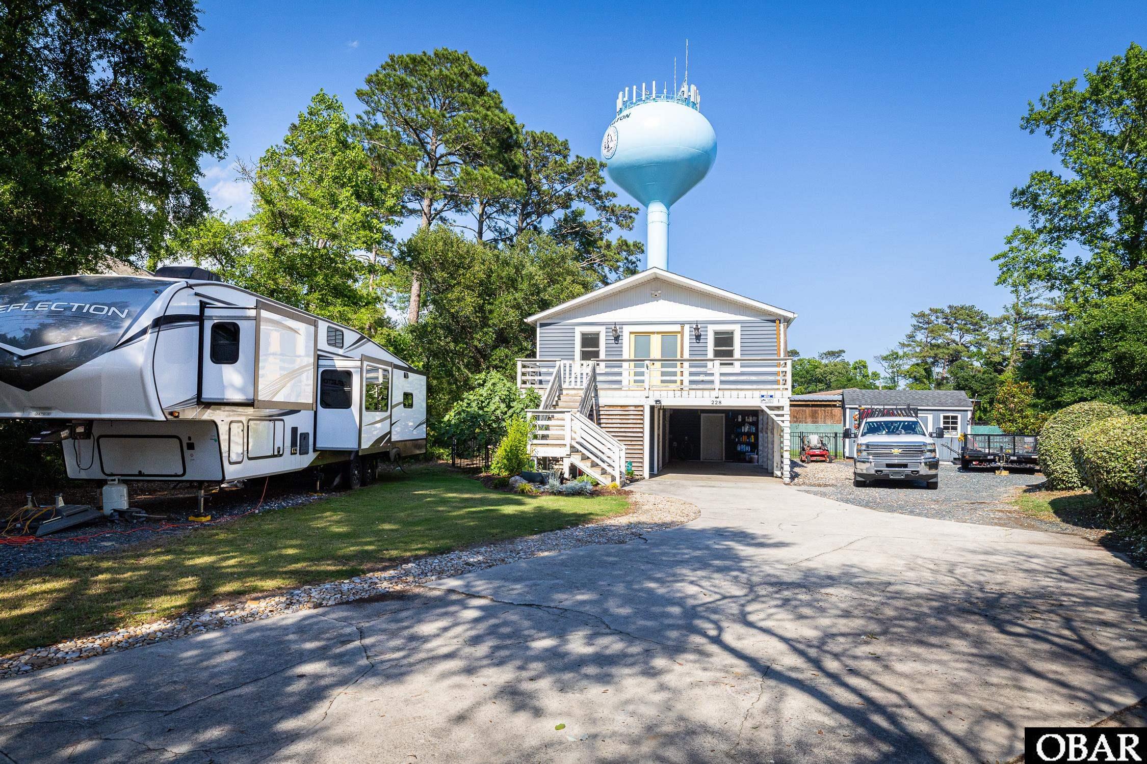 228 Sir Richard East lot 65