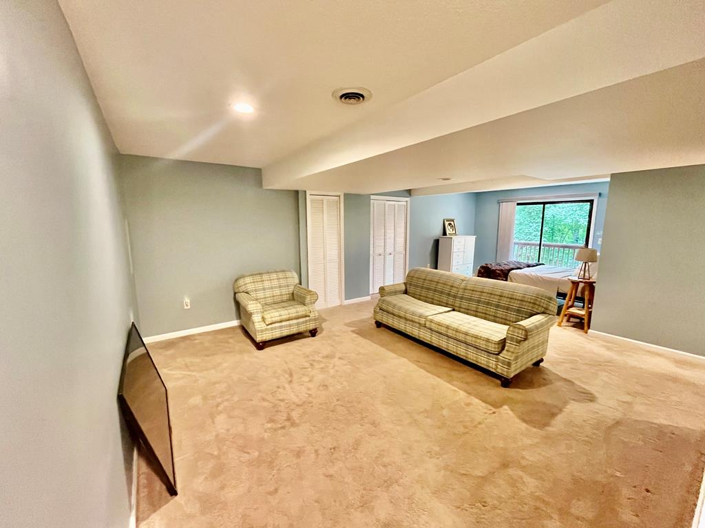 324 Walnut Mountain Rd