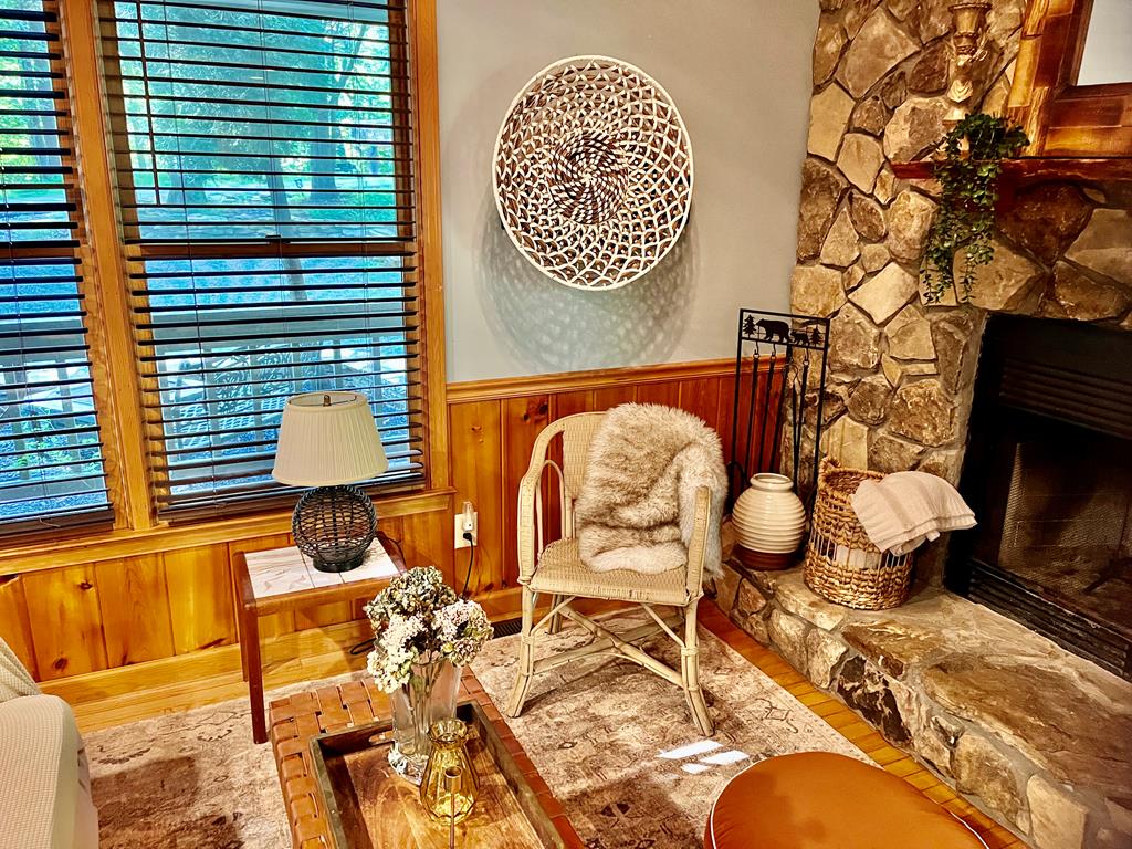 324 Walnut Mountain Rd