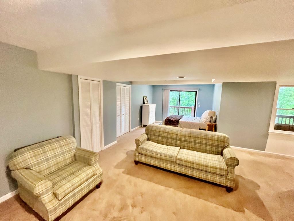 324 Walnut Mountain Rd