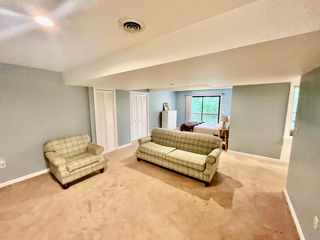 324 Walnut Mountain Rd
