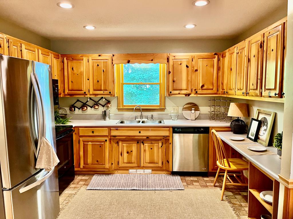 324 Walnut Mountain Rd