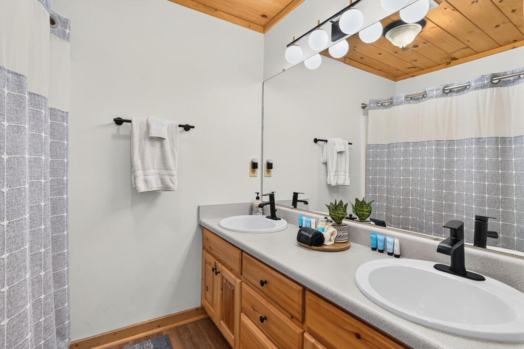 778 Walnut Mountain Road