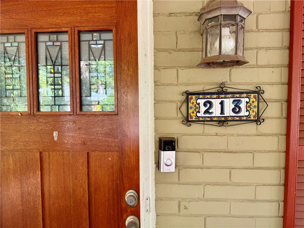 213 Lansdowne Avenue